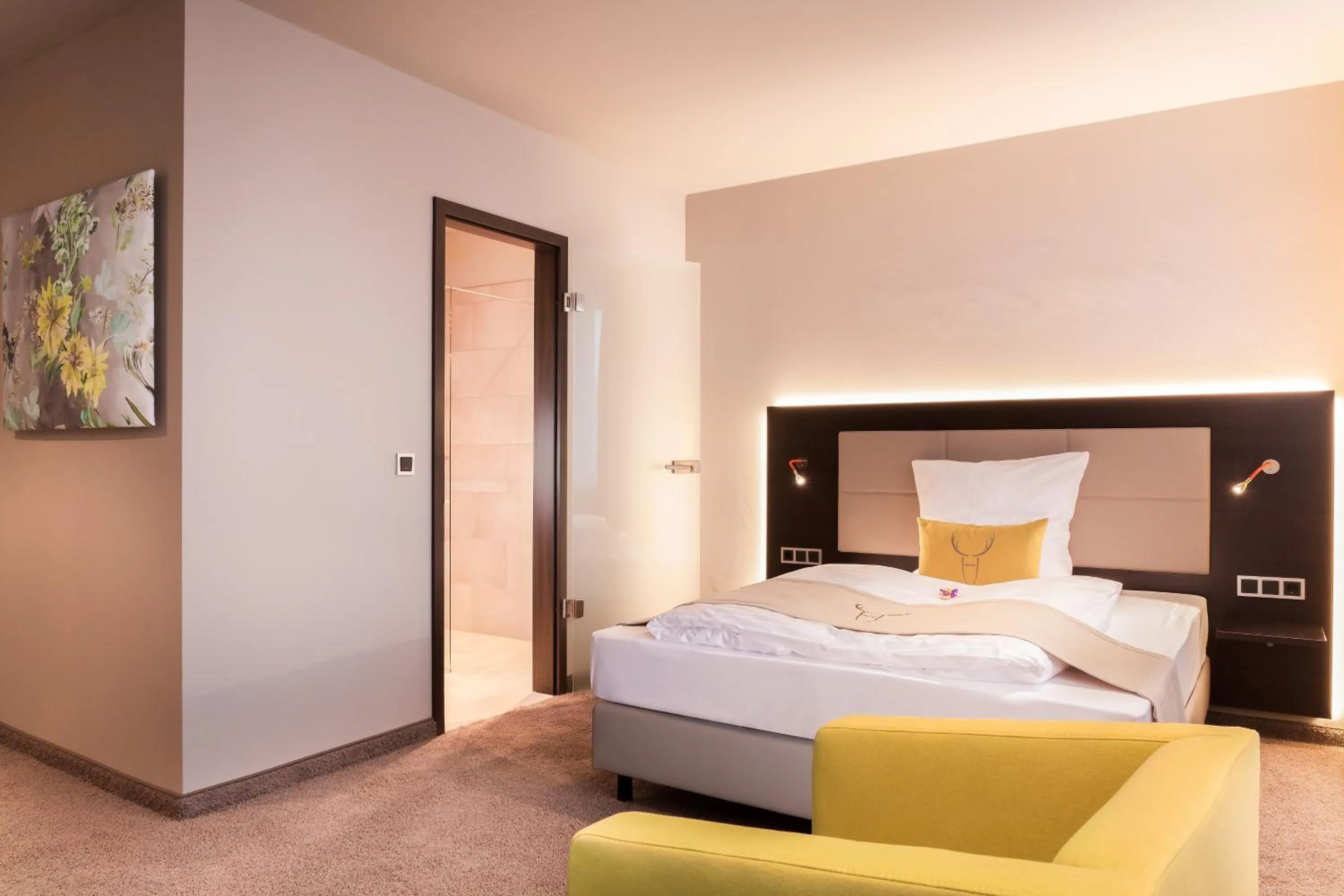 Photo of the whole room, Bed in Hotel Platzhirsch