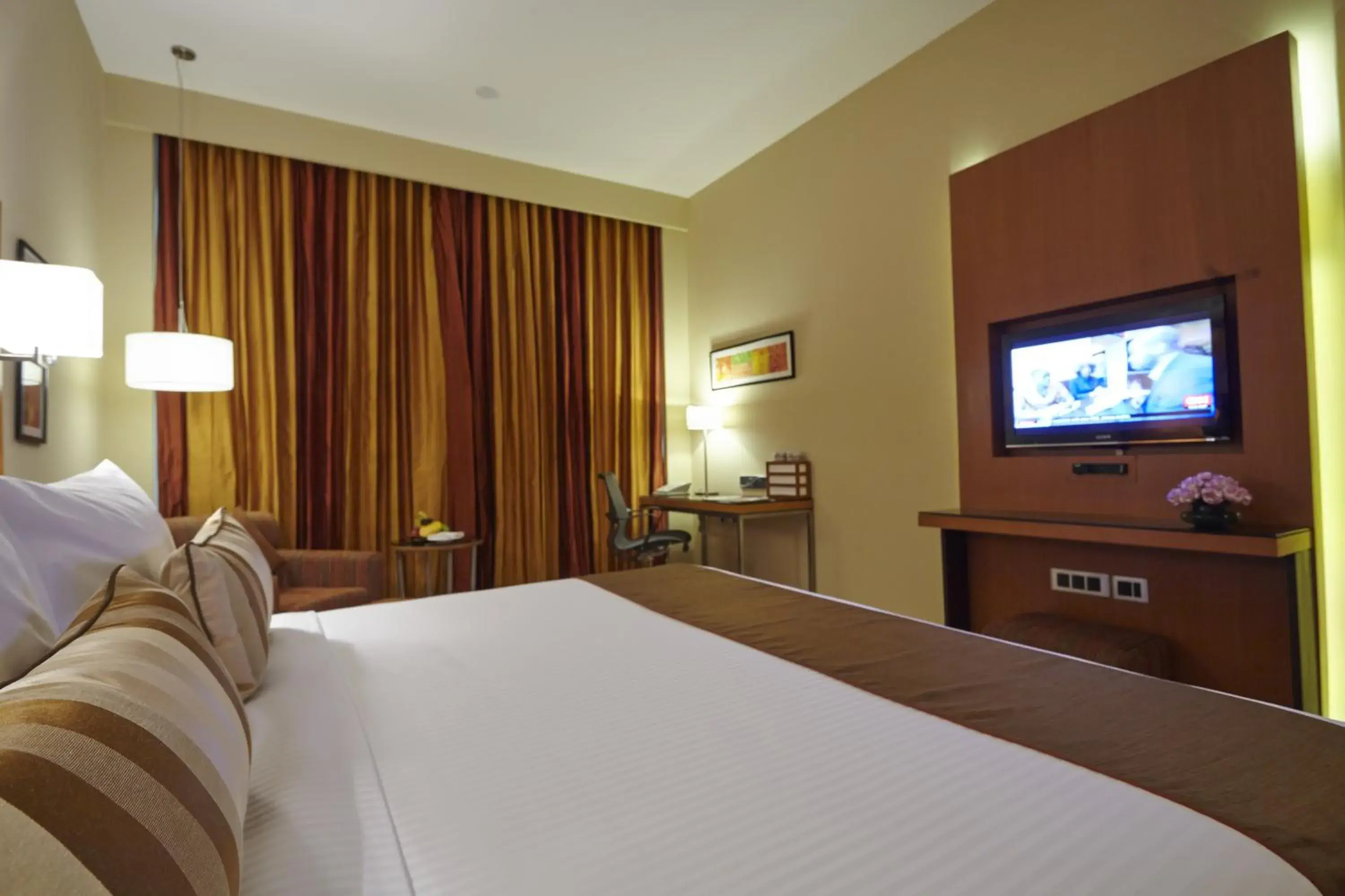 Bedroom, Bed in Turyaa Chennai - OMR IT Expressway Bedroom, Bed in Turyaa Chennai - OMR IT Expressway