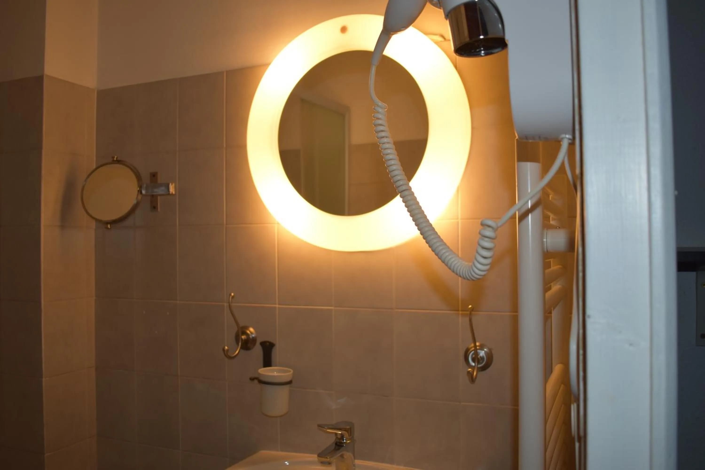Bathroom in Hôtel Le Mélèze