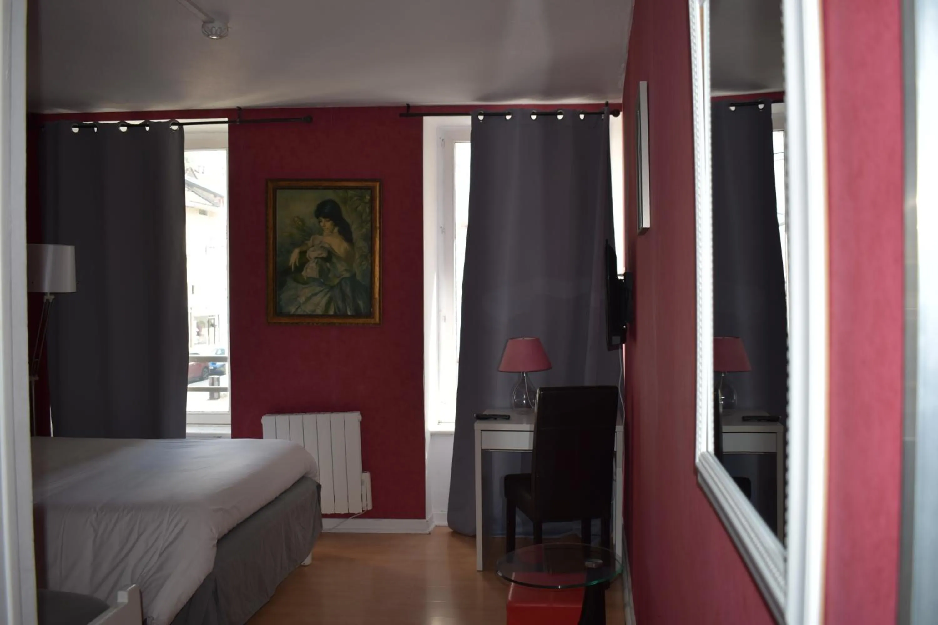 Photo of the whole room in Hôtel Le Mélèze