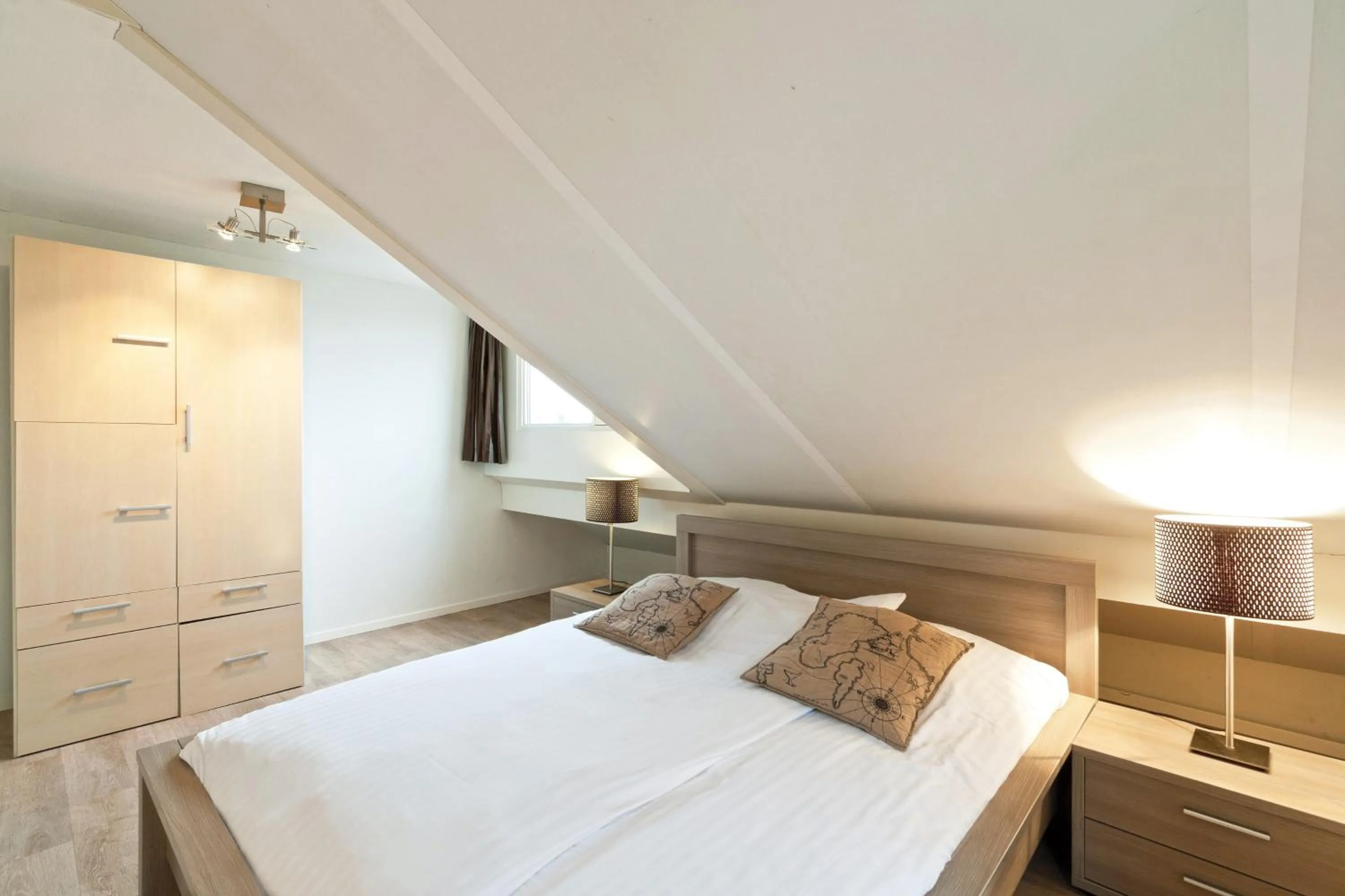 Bedroom in Boathouse Suburban Amsterdam