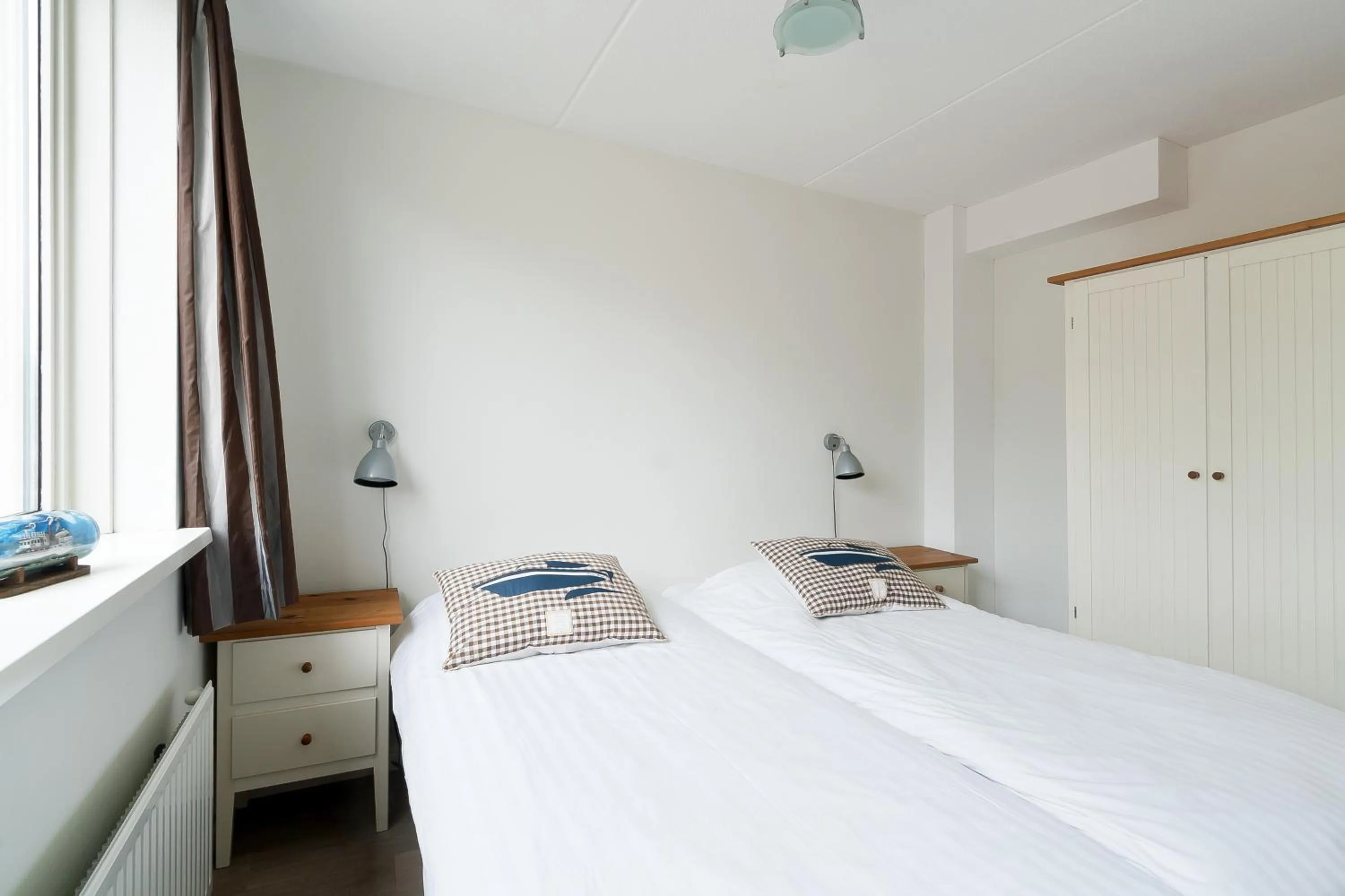 Bed in Boathouse Suburban Amsterdam