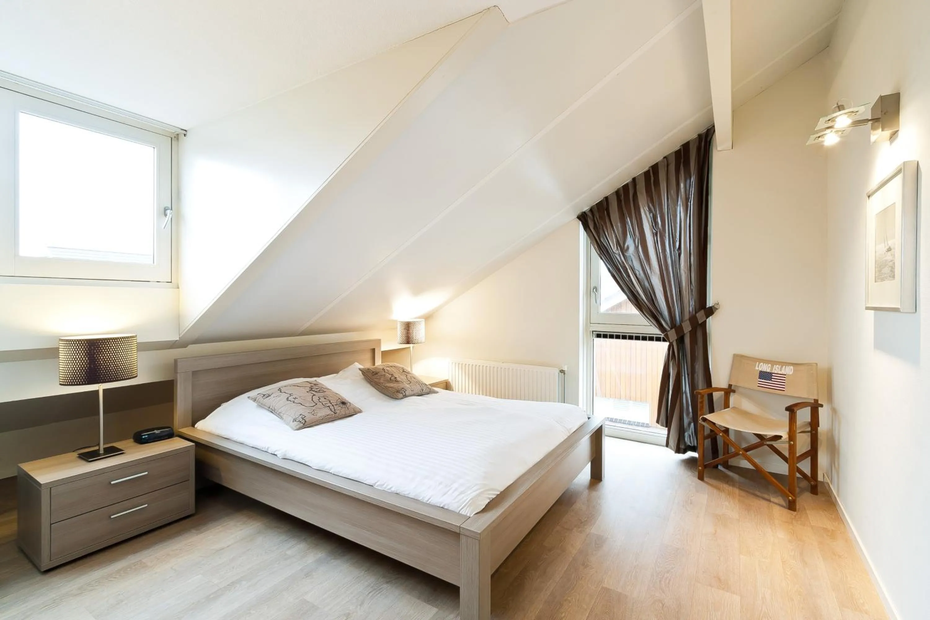 Bedroom in Boathouse Suburban Amsterdam