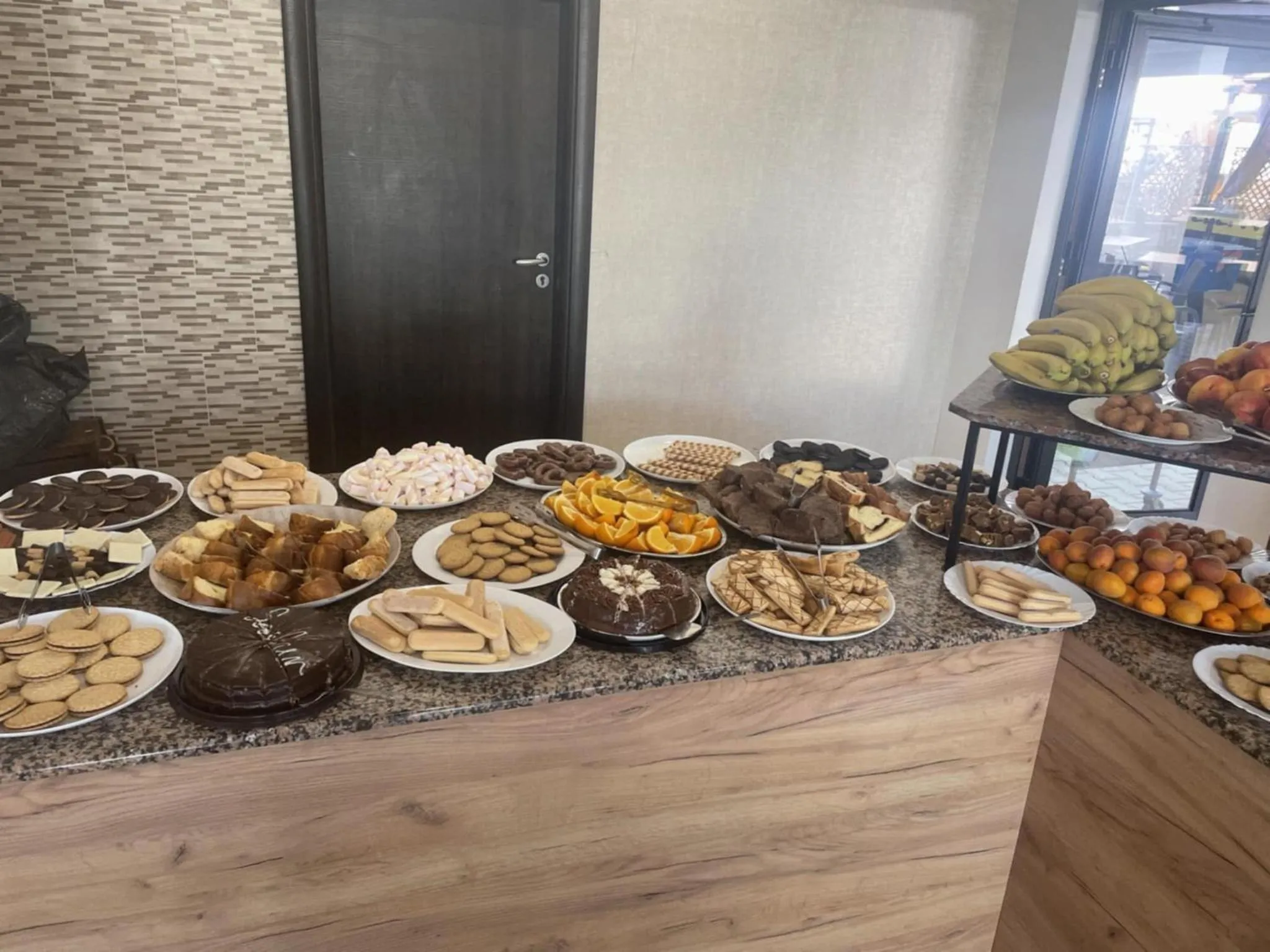 Restaurant/places to eat in Sunny Residence complex