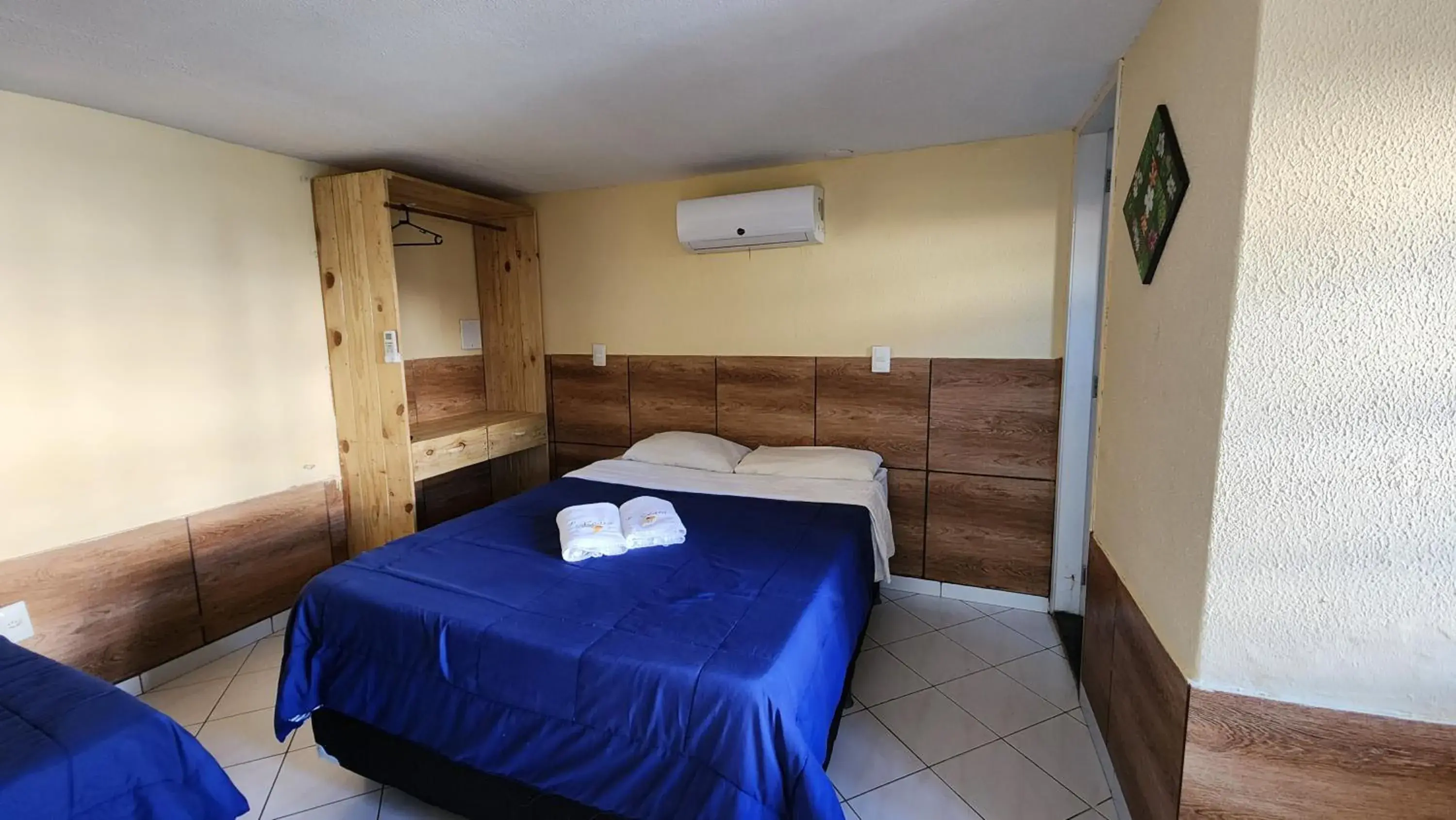 Standard Queen Room with Two Queen Beds - single occupancy in Pousada Ceará - Porto das Dunas Standard Queen Room with Two Queen Beds - single occupancy in Pousada Ceará - Porto das Dunas