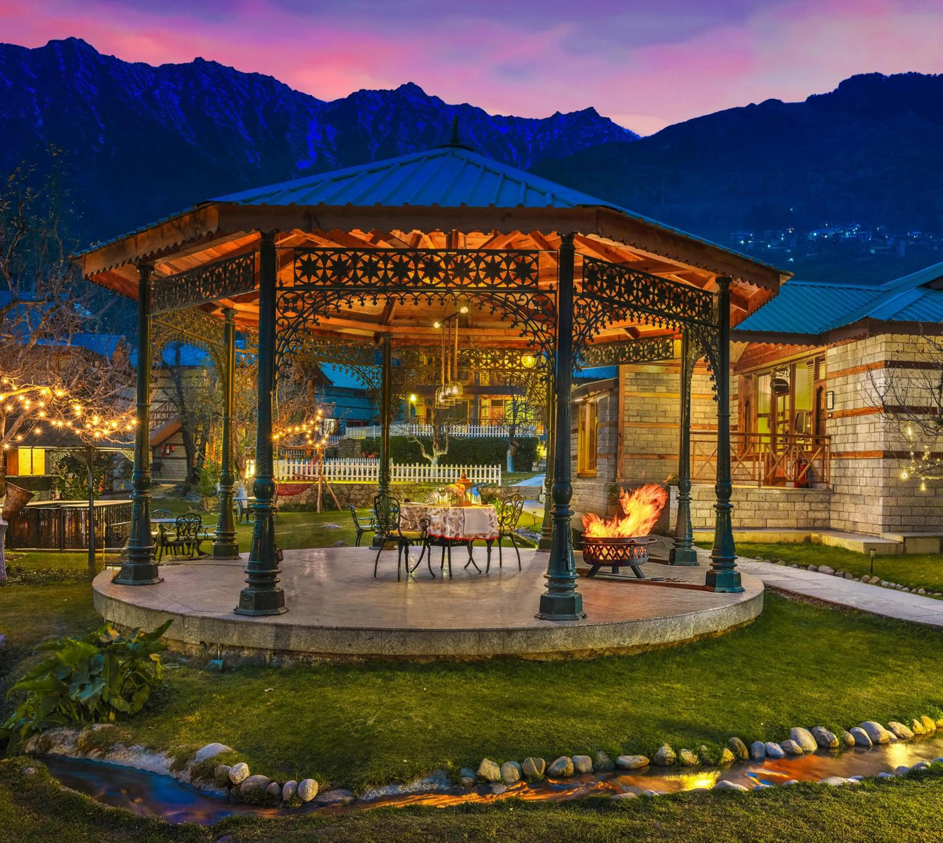 Dining area in Storii By ITC Hotels Urvashis Retreat, Manali