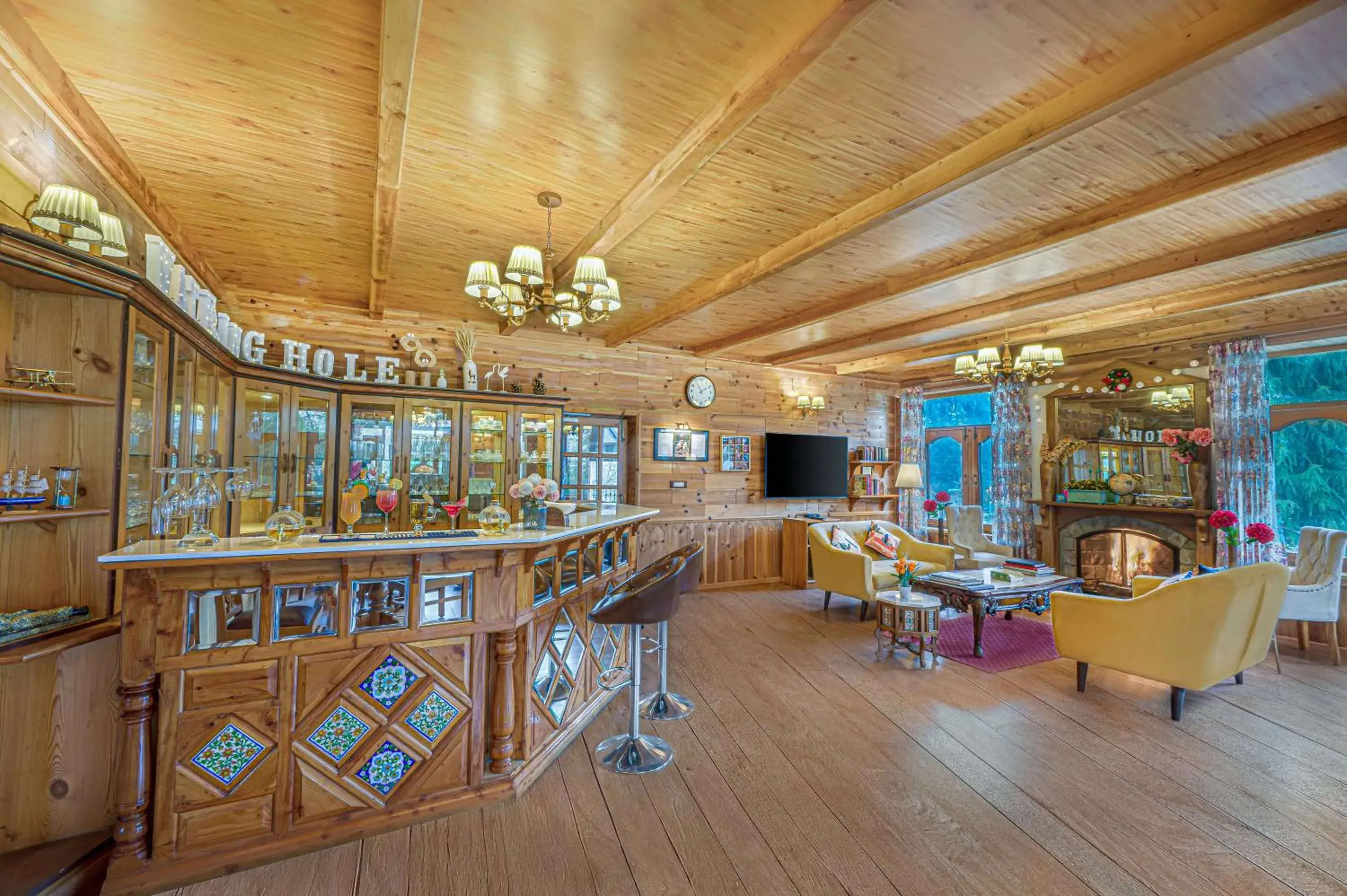 Lounge or bar in Storii By ITC Hotels Urvashis Retreat, Manali Lounge or bar in Storii By ITC Hotels Urvashis Retreat, Manali