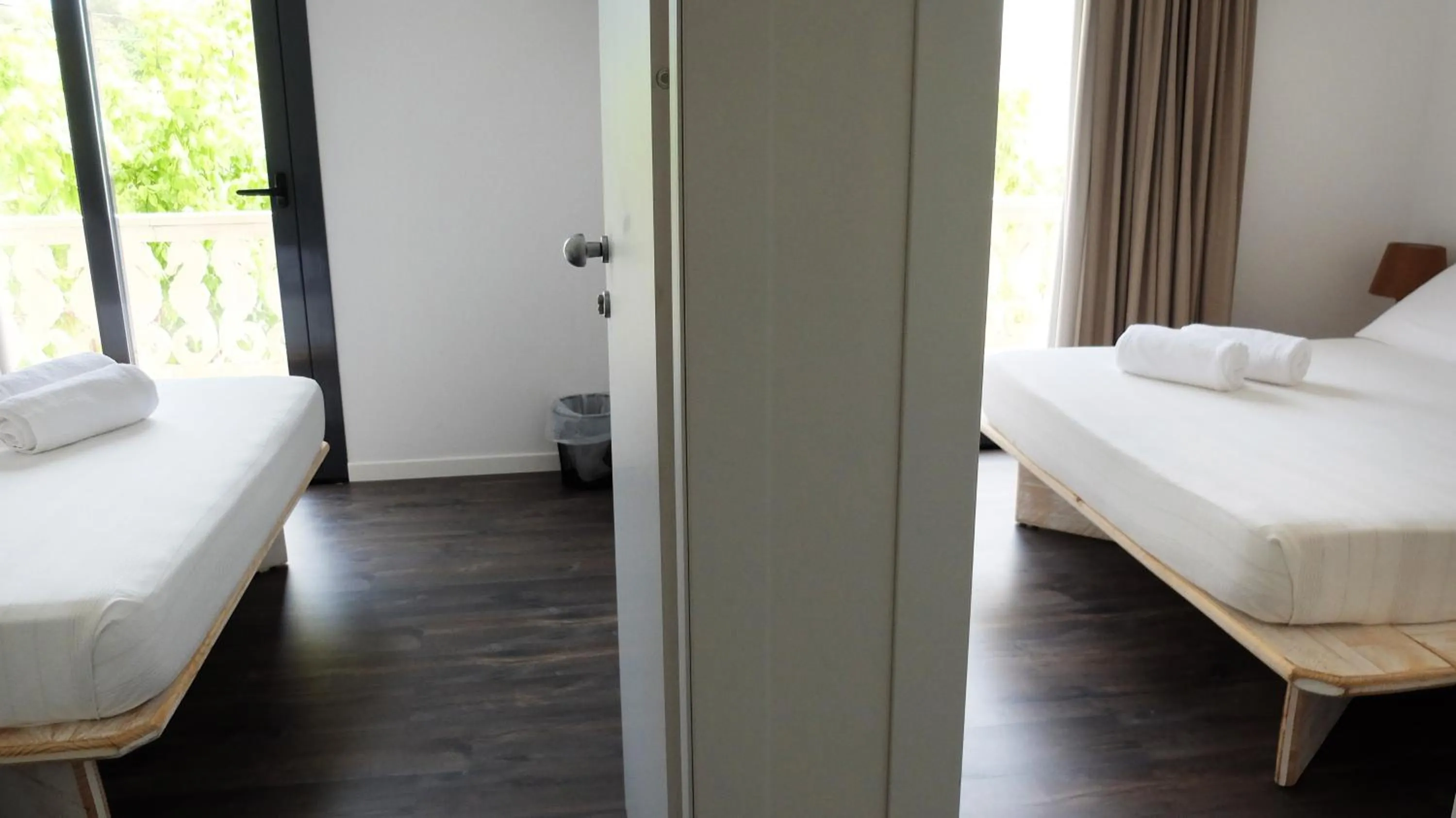 Quadruple Room with Balcony in Hostal Bon Sol
