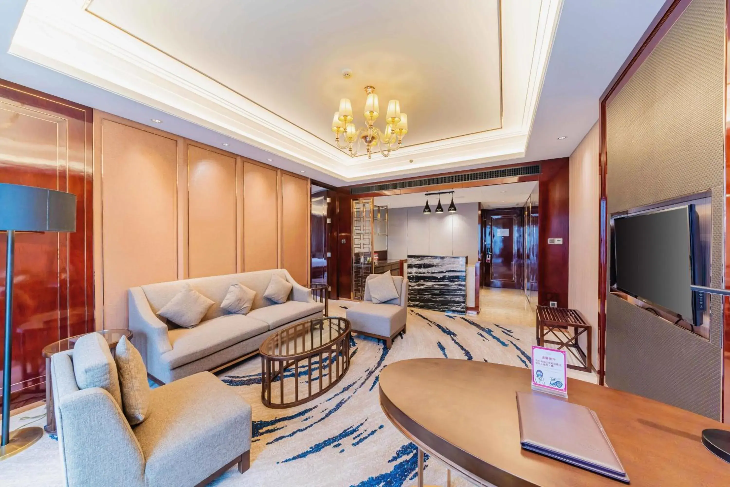 Deluxe King Suite with Lake View in Ramada By Wyndham Huizhou South Deluxe King Suite with Lake View in Ramada By Wyndham Huizhou South