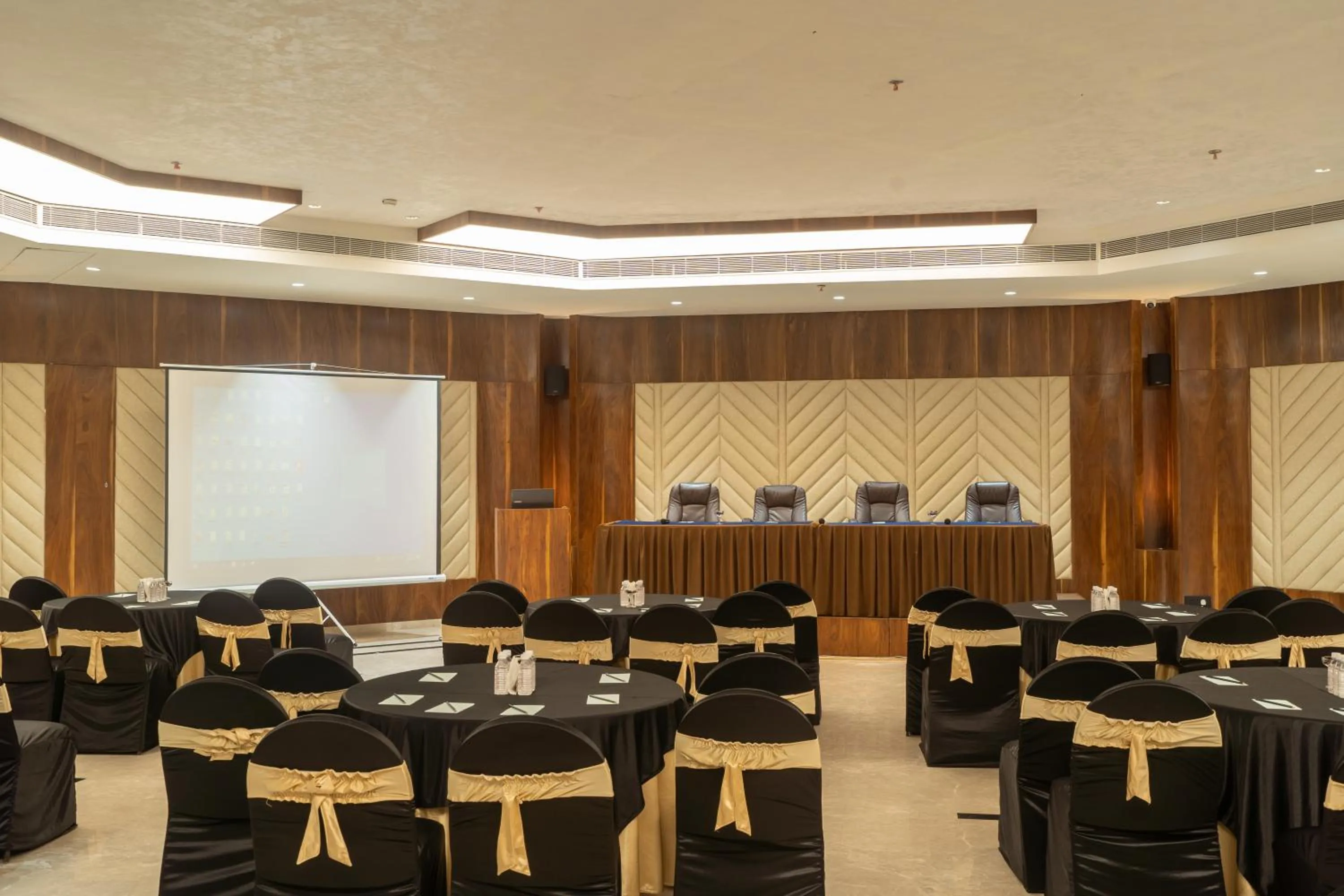 Banquet/Function facilities in Hotel Mayura