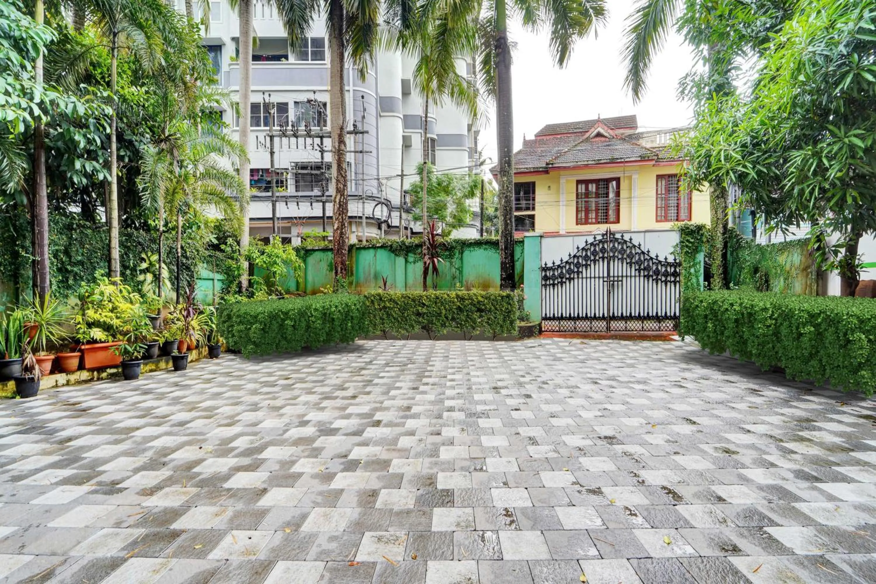 Hotel O Vazhakkala Kakkanad