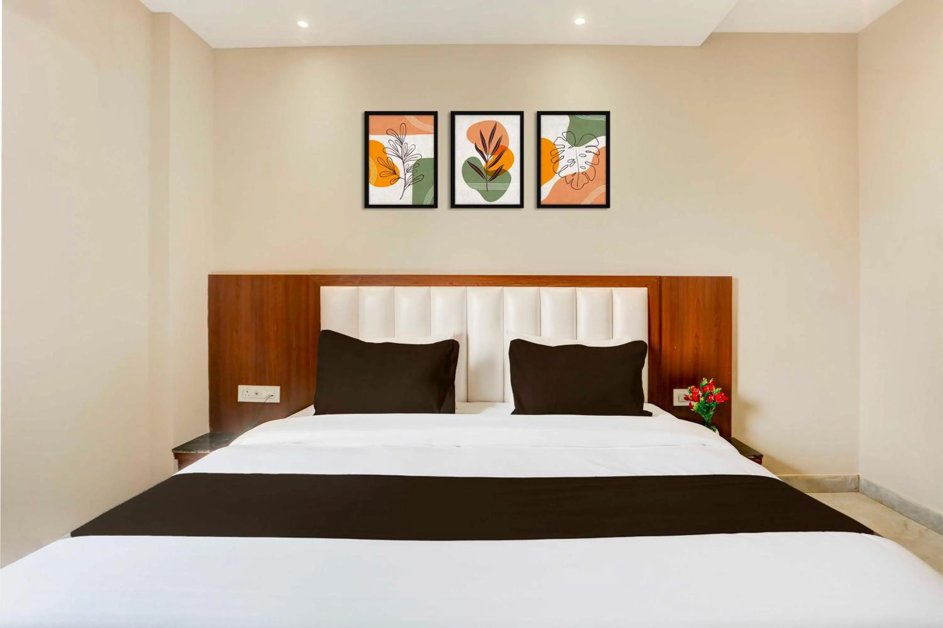 Bedroom, Bed in Collection O Taj Nagri Phase 2