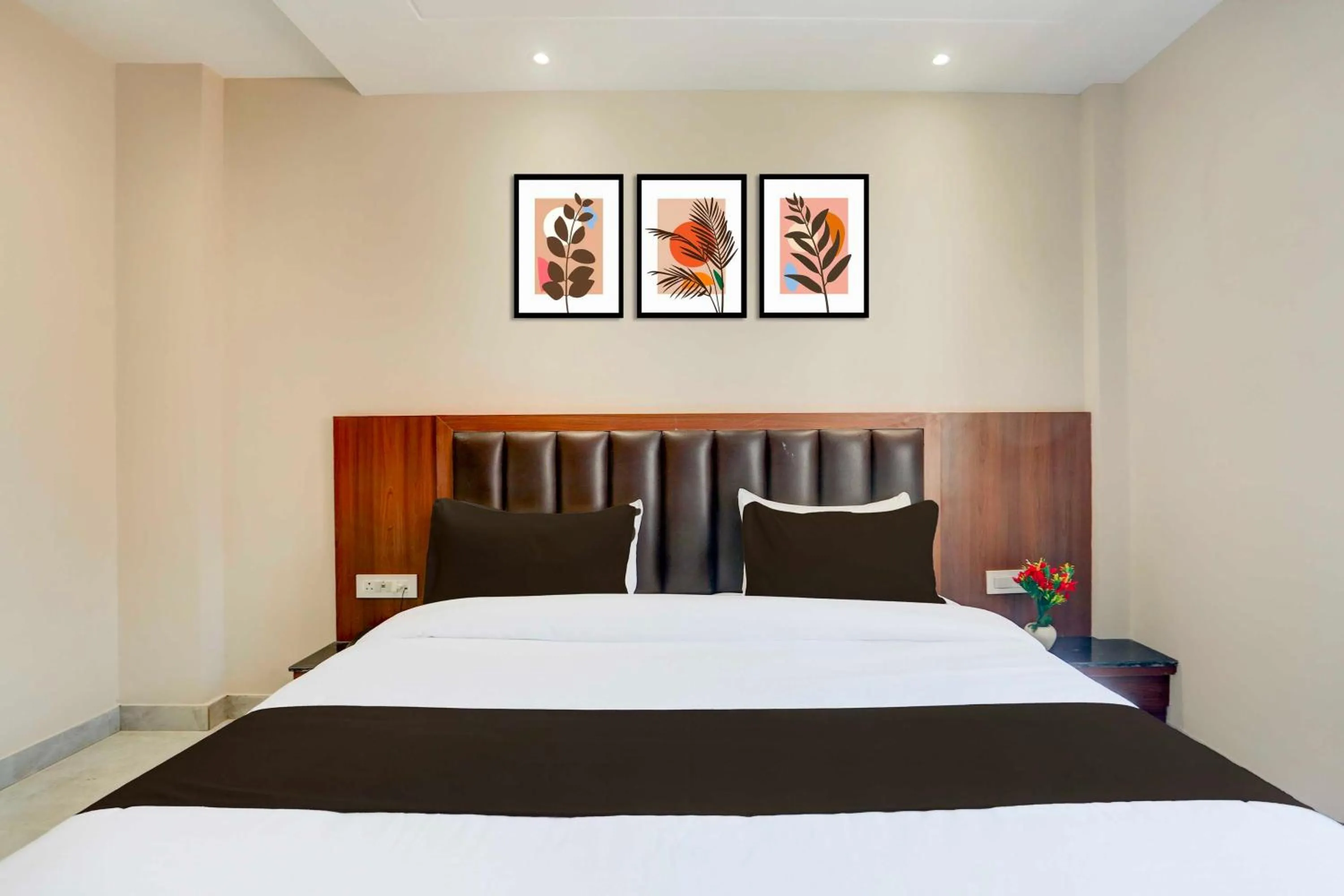 Bedroom, Bed in Collection O Taj Nagri Phase 2