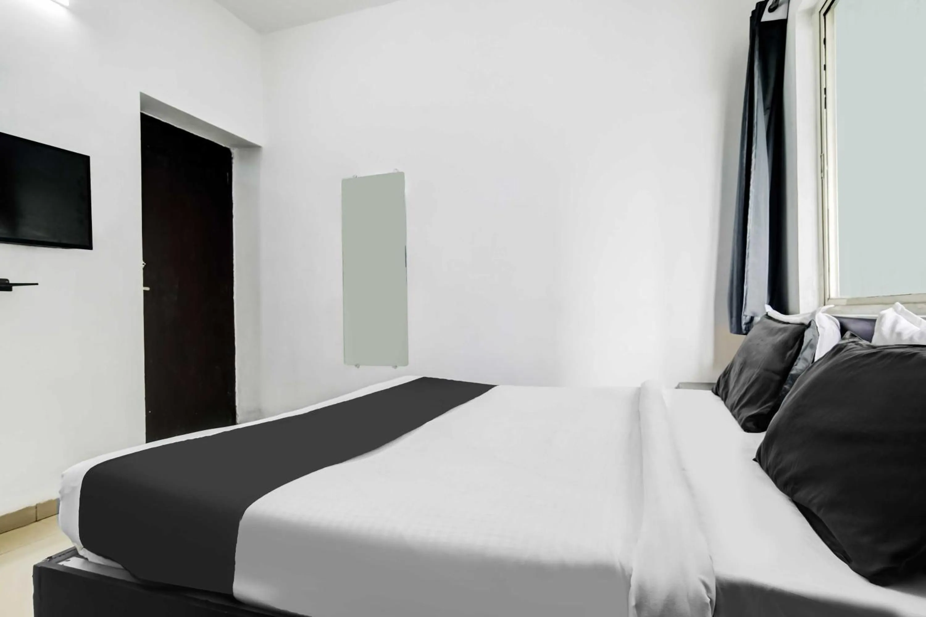 Bedroom, Bed in Collection O Indraprasth