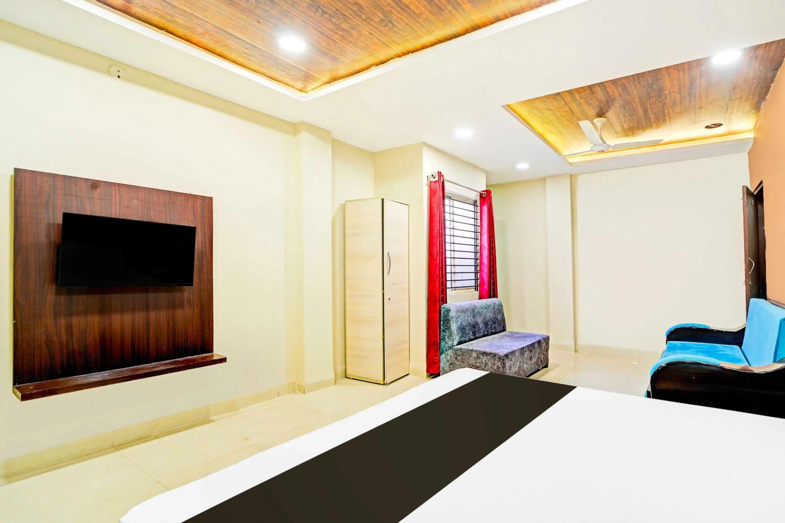 Bedroom, Bed in Hotel O Regional Park Indore