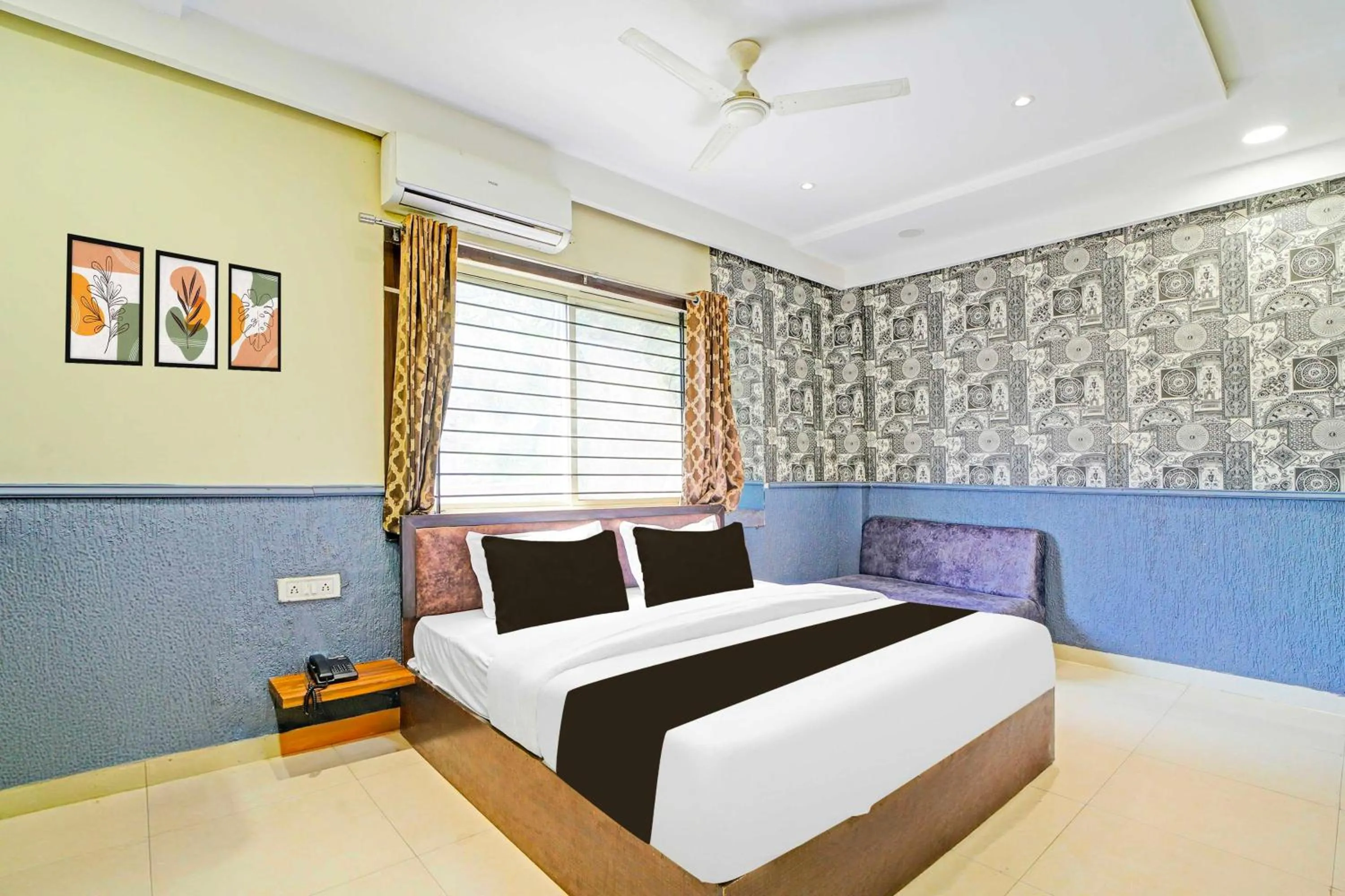 Bedroom, Bed in Hotel O Regional Park Indore