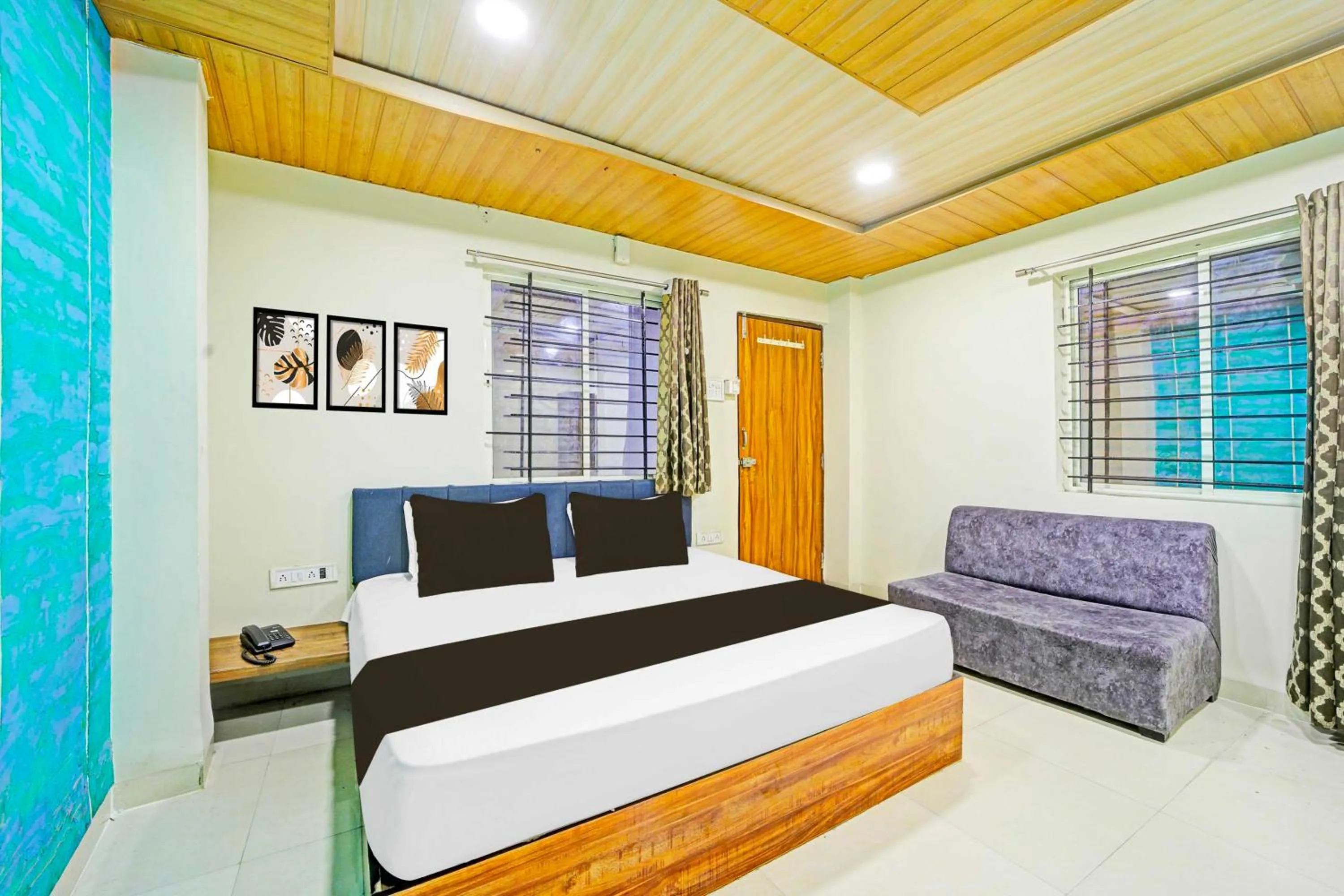 Bedroom, Bed in Hotel O Regional Park Indore