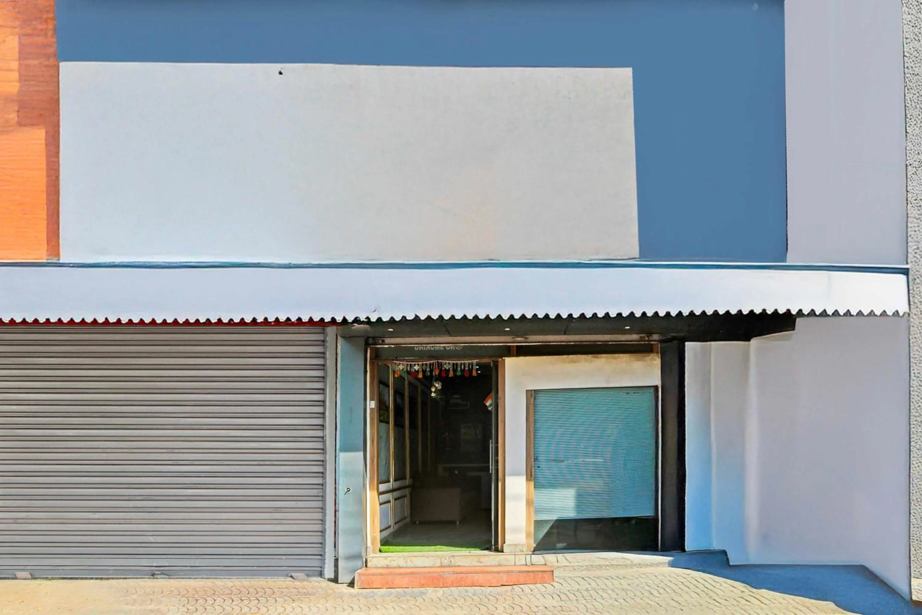Facade/entrance in Hotel O Regional Park Indore