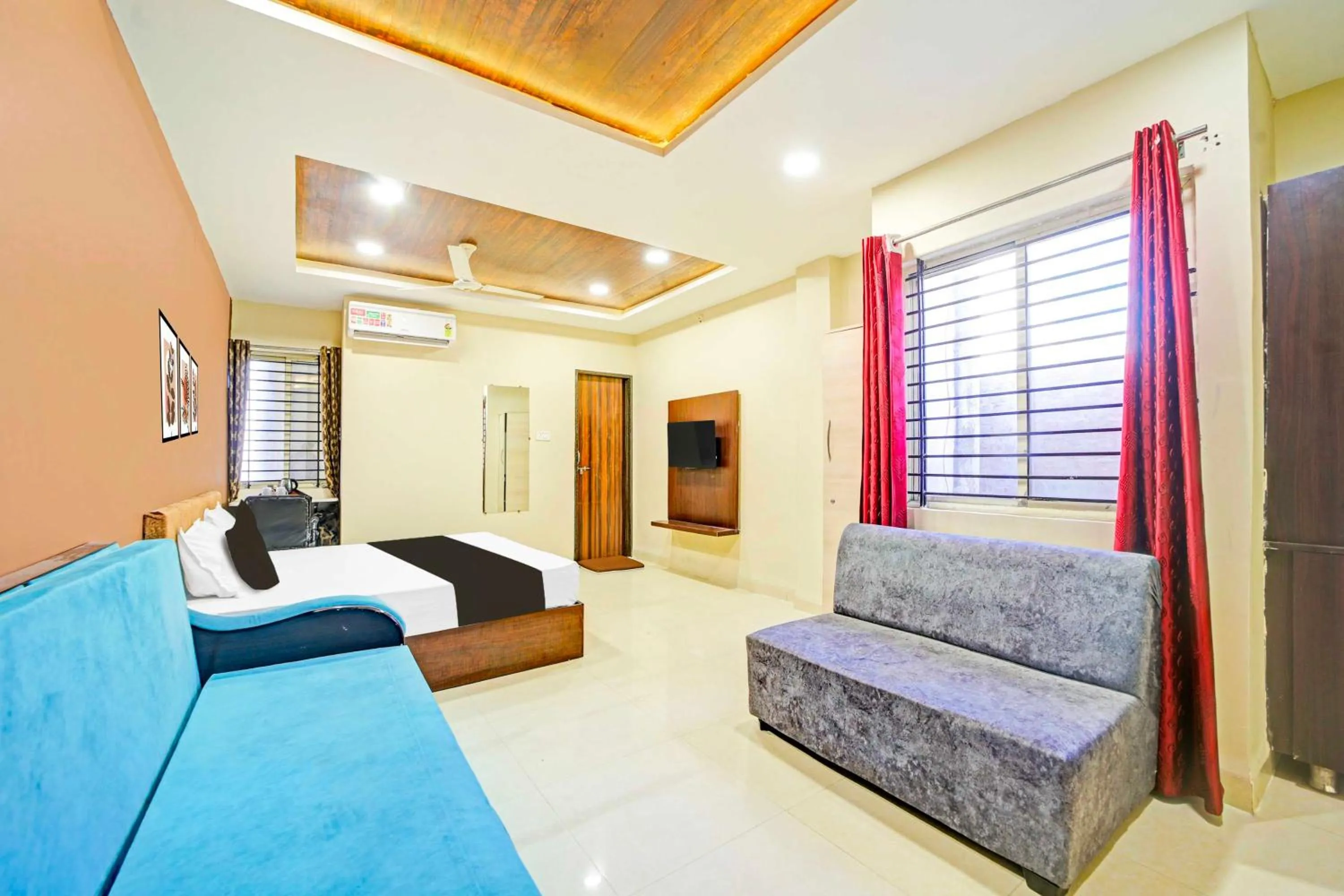Bedroom in Hotel O Regional Park Indore