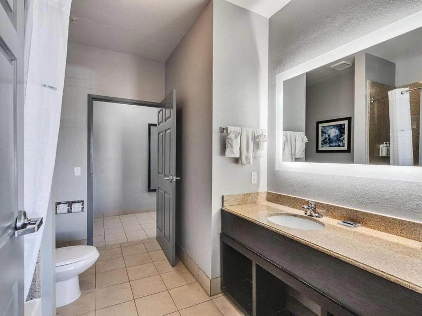 Bathroom in Platinum Inn & Suites Webster