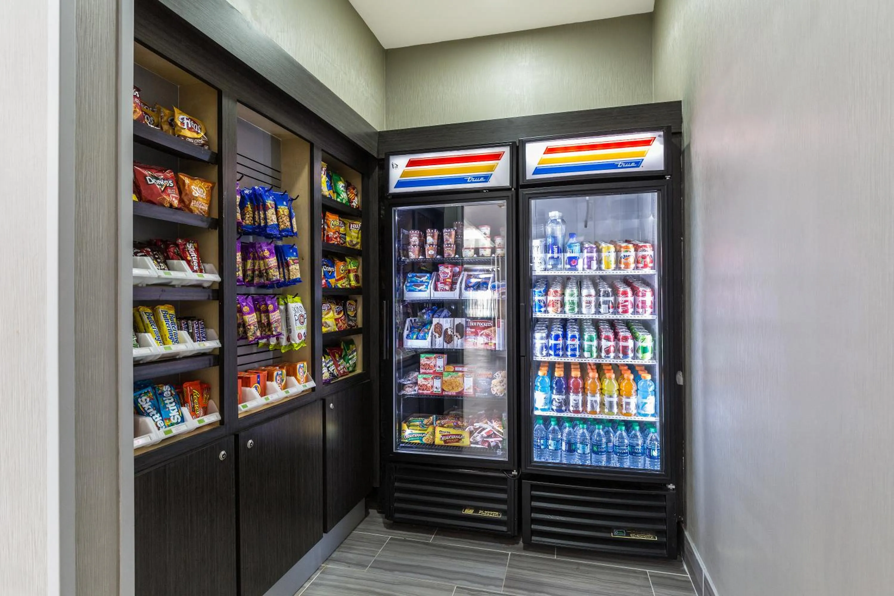 vending machine in Platinum Inn & Suites Webster