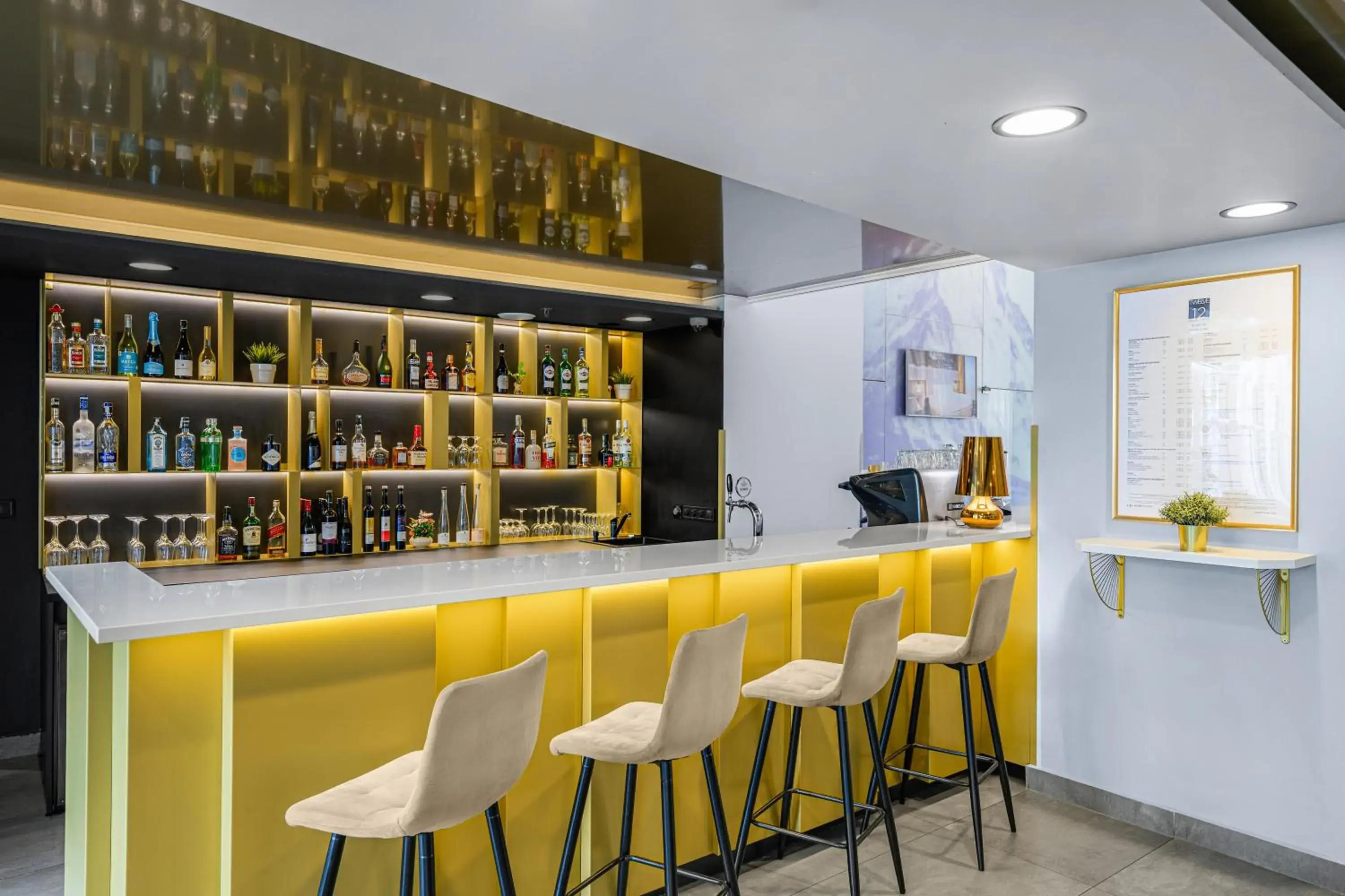 Lounge or bar in 12 Revay Hotel Lounge or bar in 12 Revay Hotel