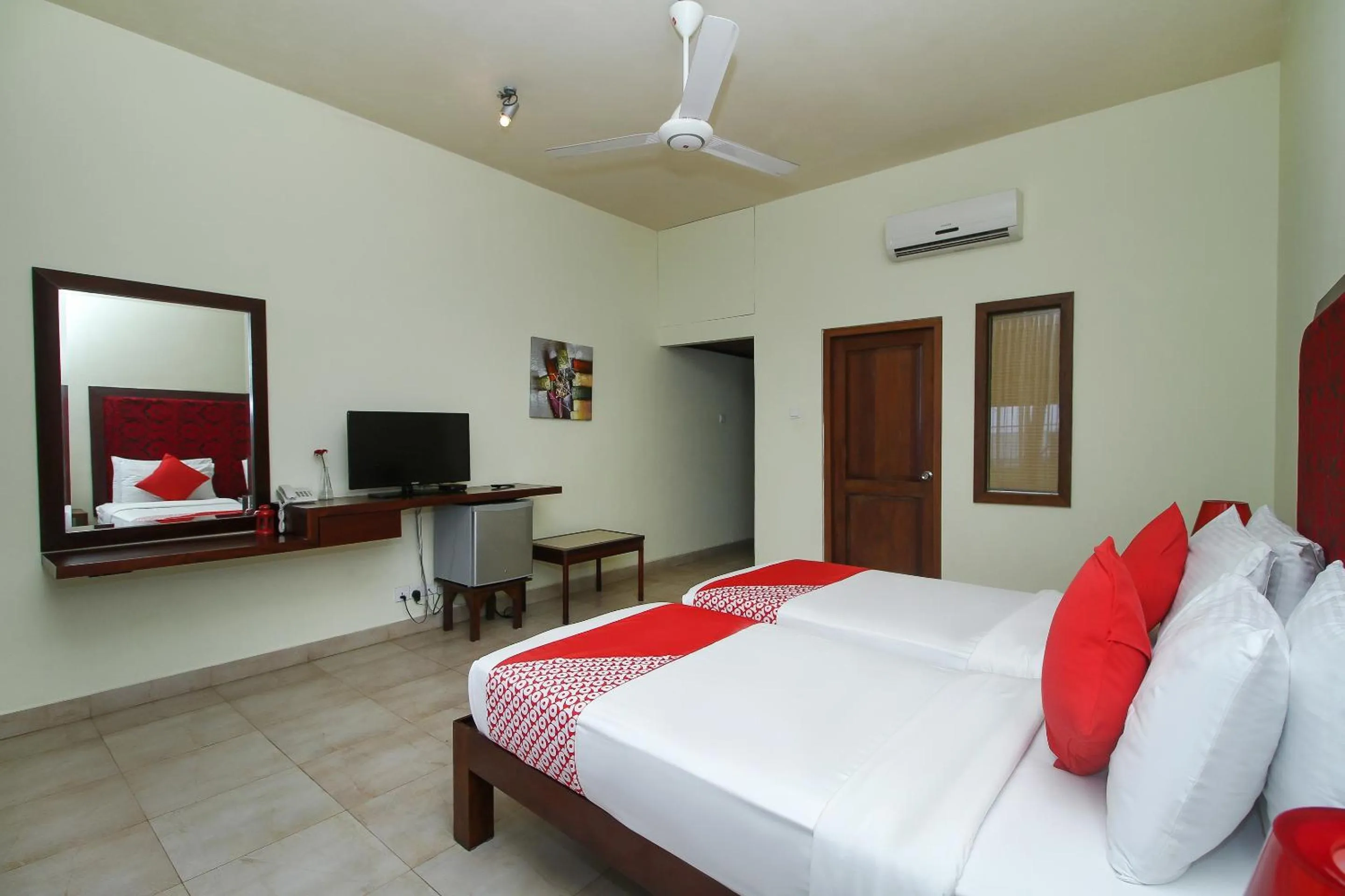 Communal lounge/ TV room, Bed in Maresia Beach Villa