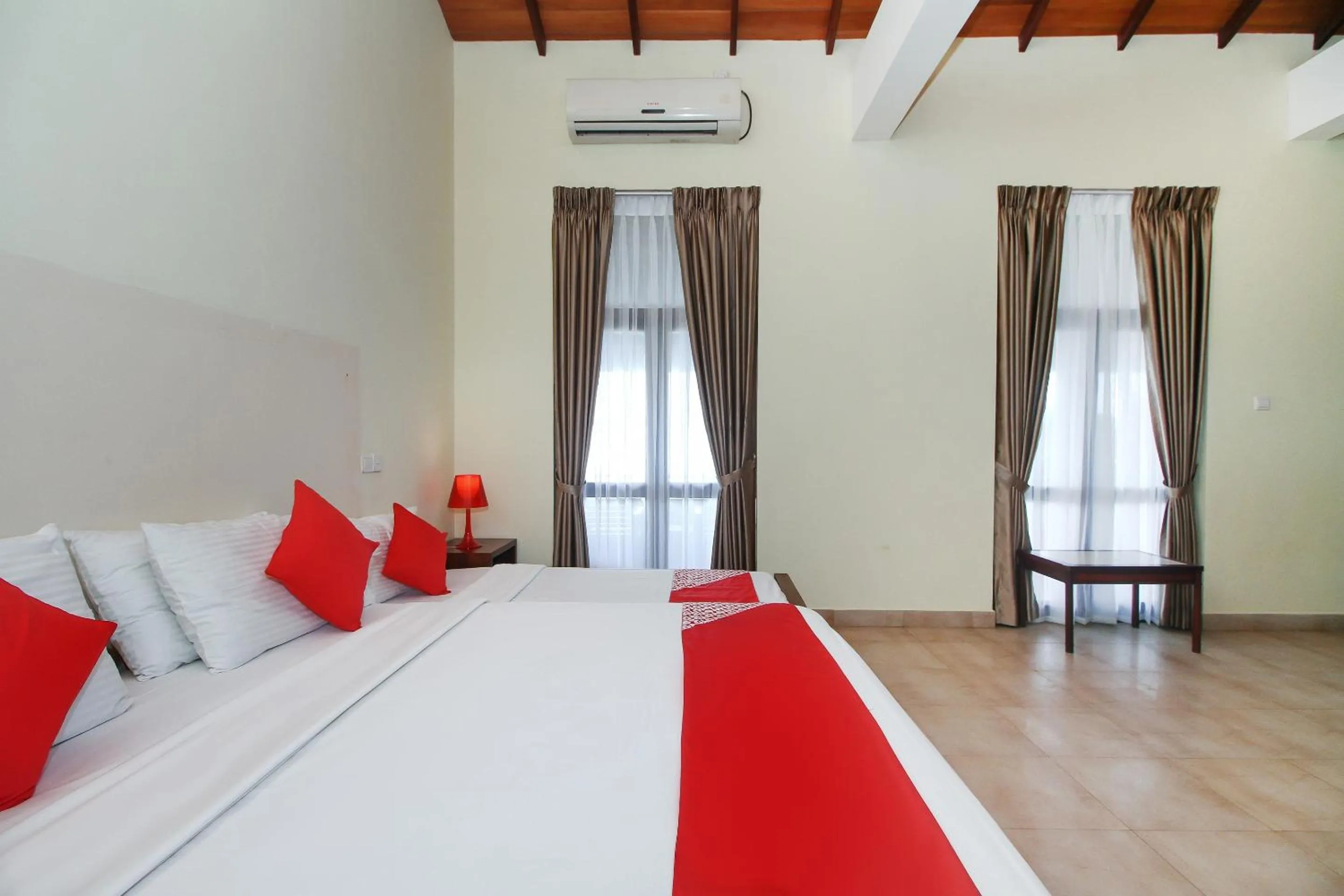 Bed in Maresia Beach Villa