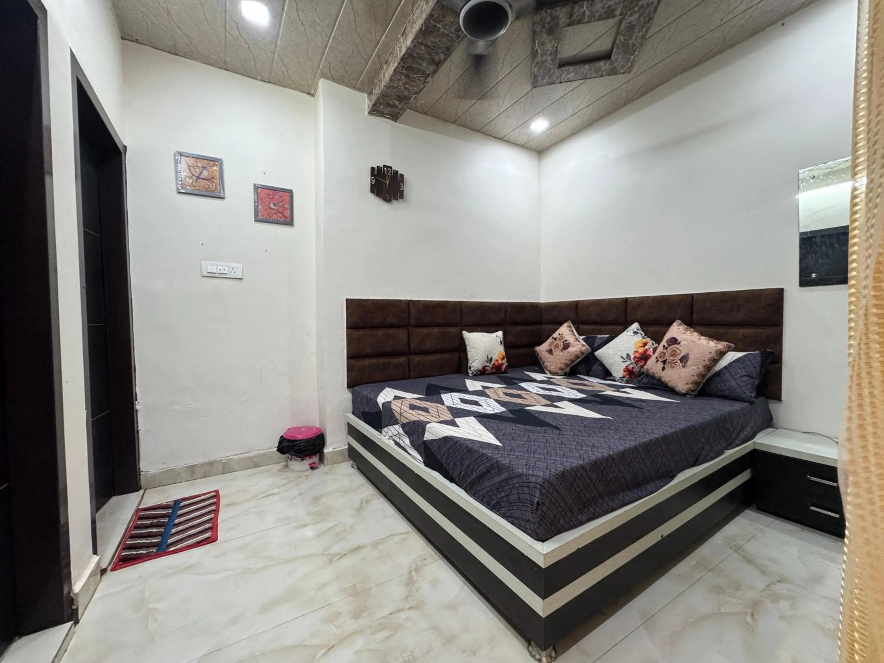 Bedroom, Bed in The Kwality Residency