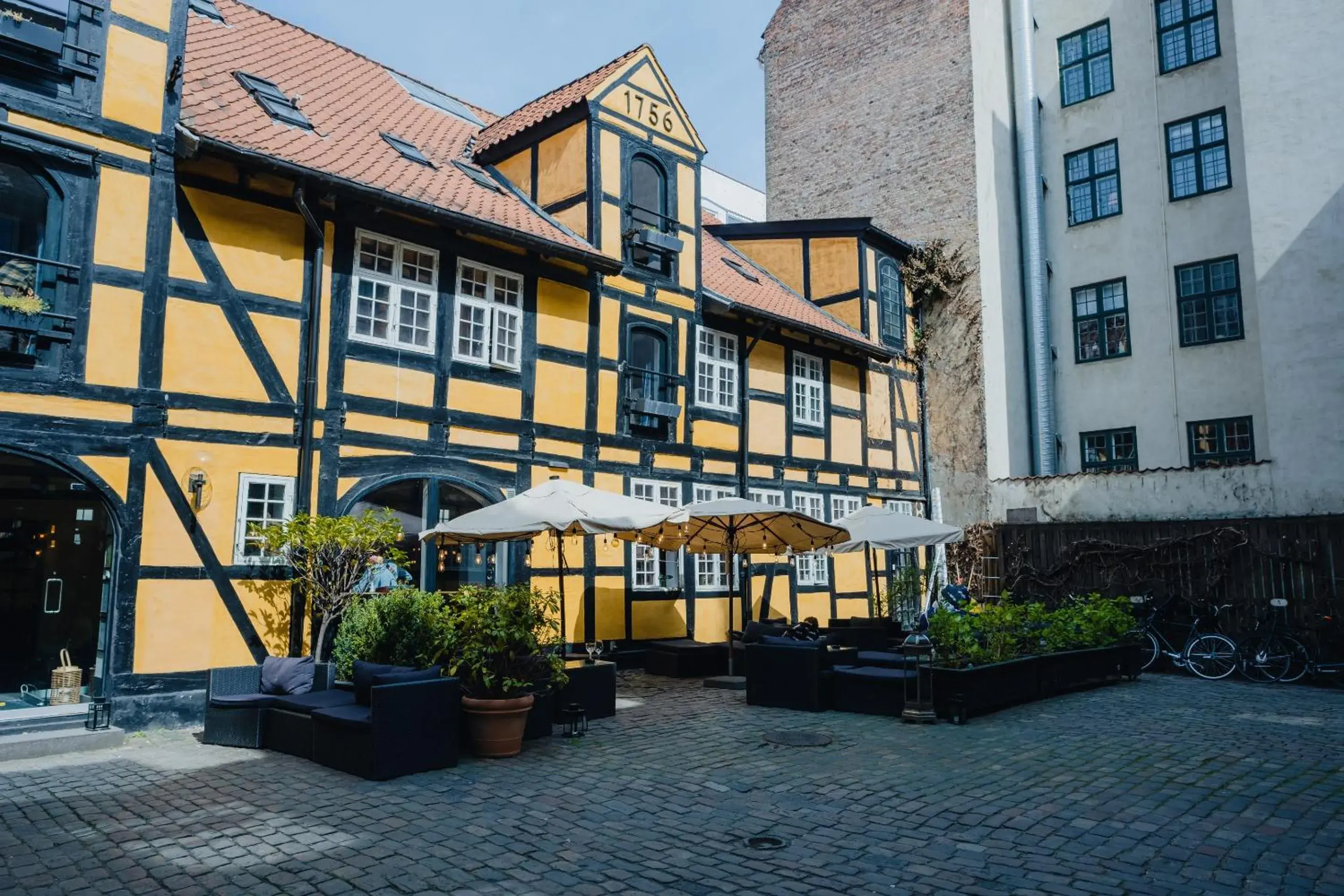 Property building in Capsule Hotel Nyhavn63 Property building in Capsule Hotel Nyhavn63