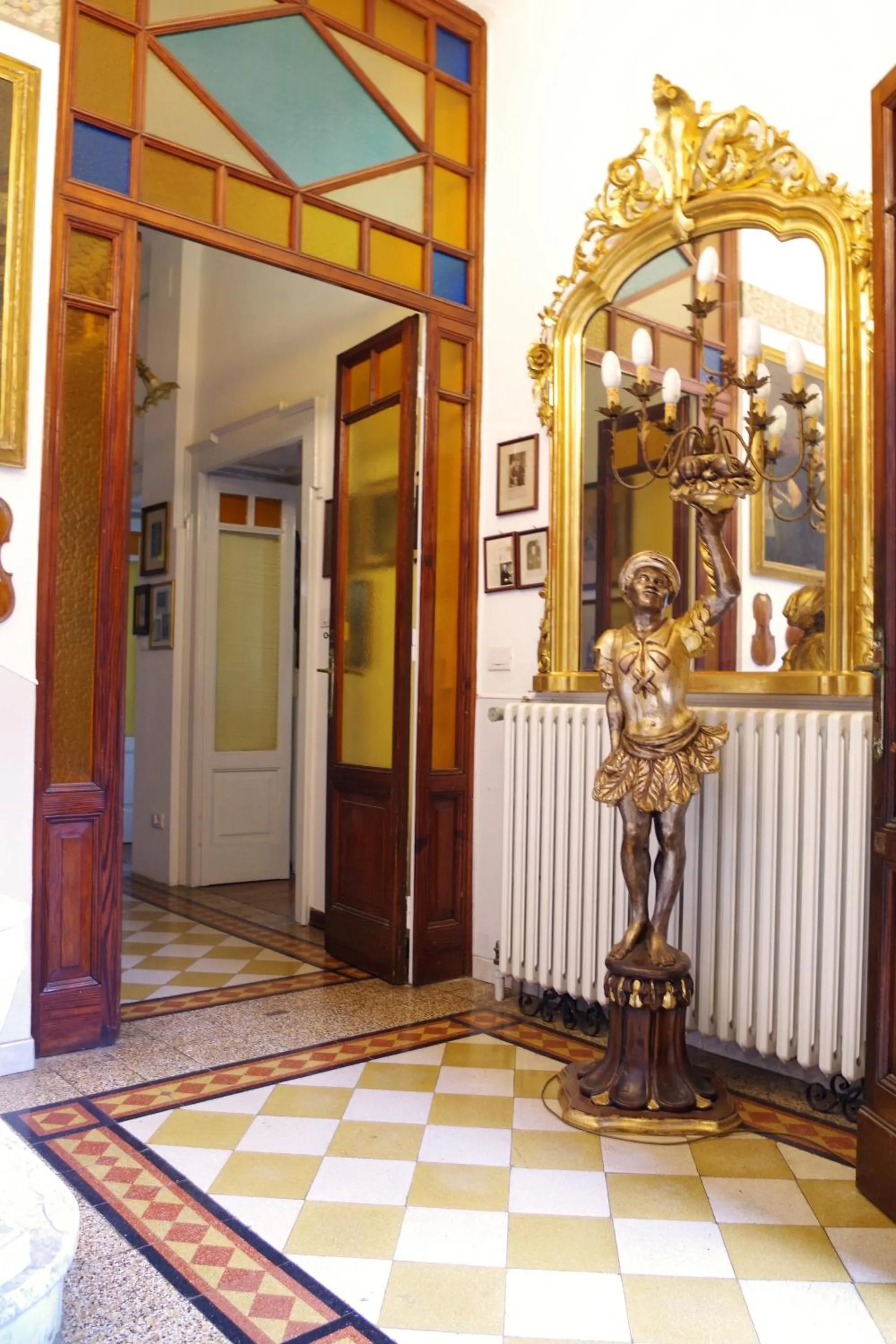 Decorative detail in Villa Puccini