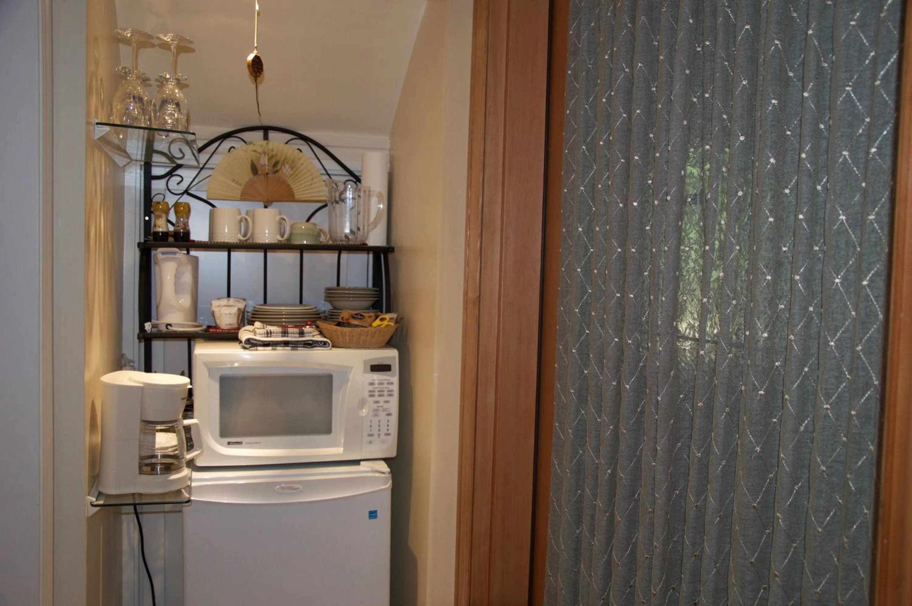 Coffee/tea facilities in Enchanter Ocean View Suites