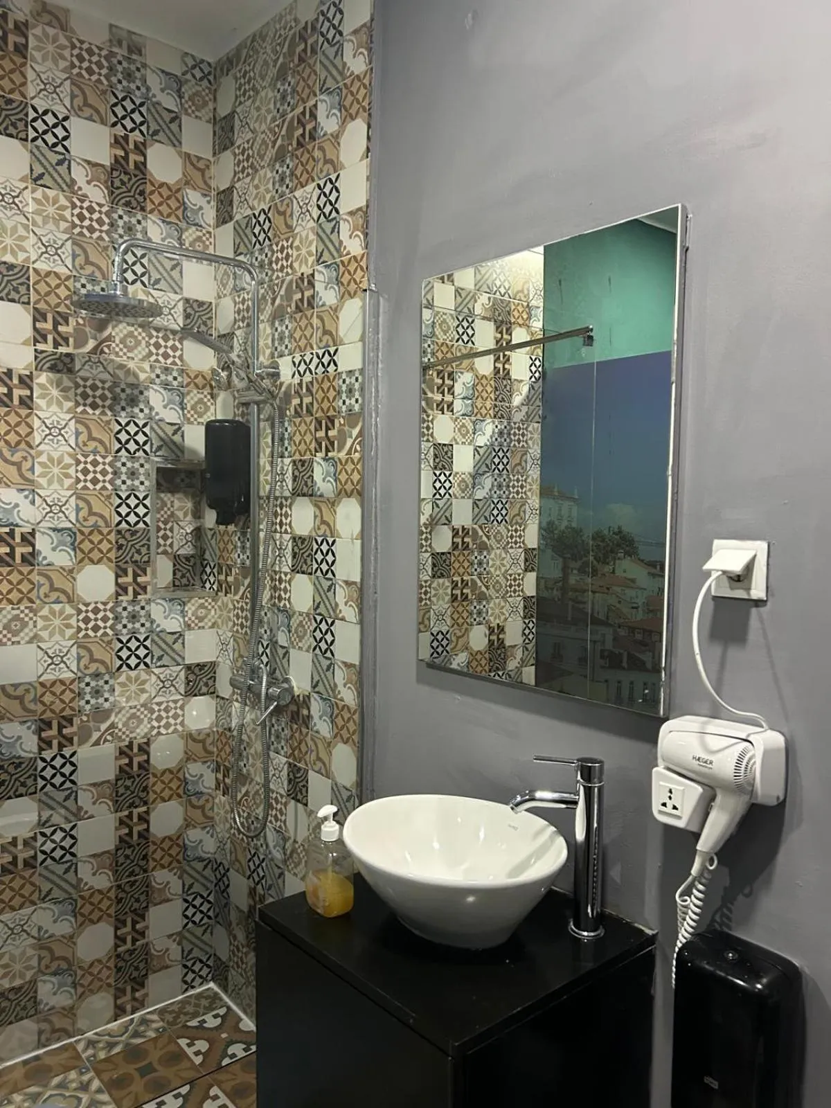 Shower in Sao Jorge Apartments & Suites