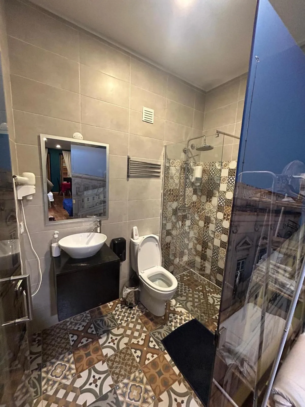 Shower in Sao Jorge Apartments & Suites