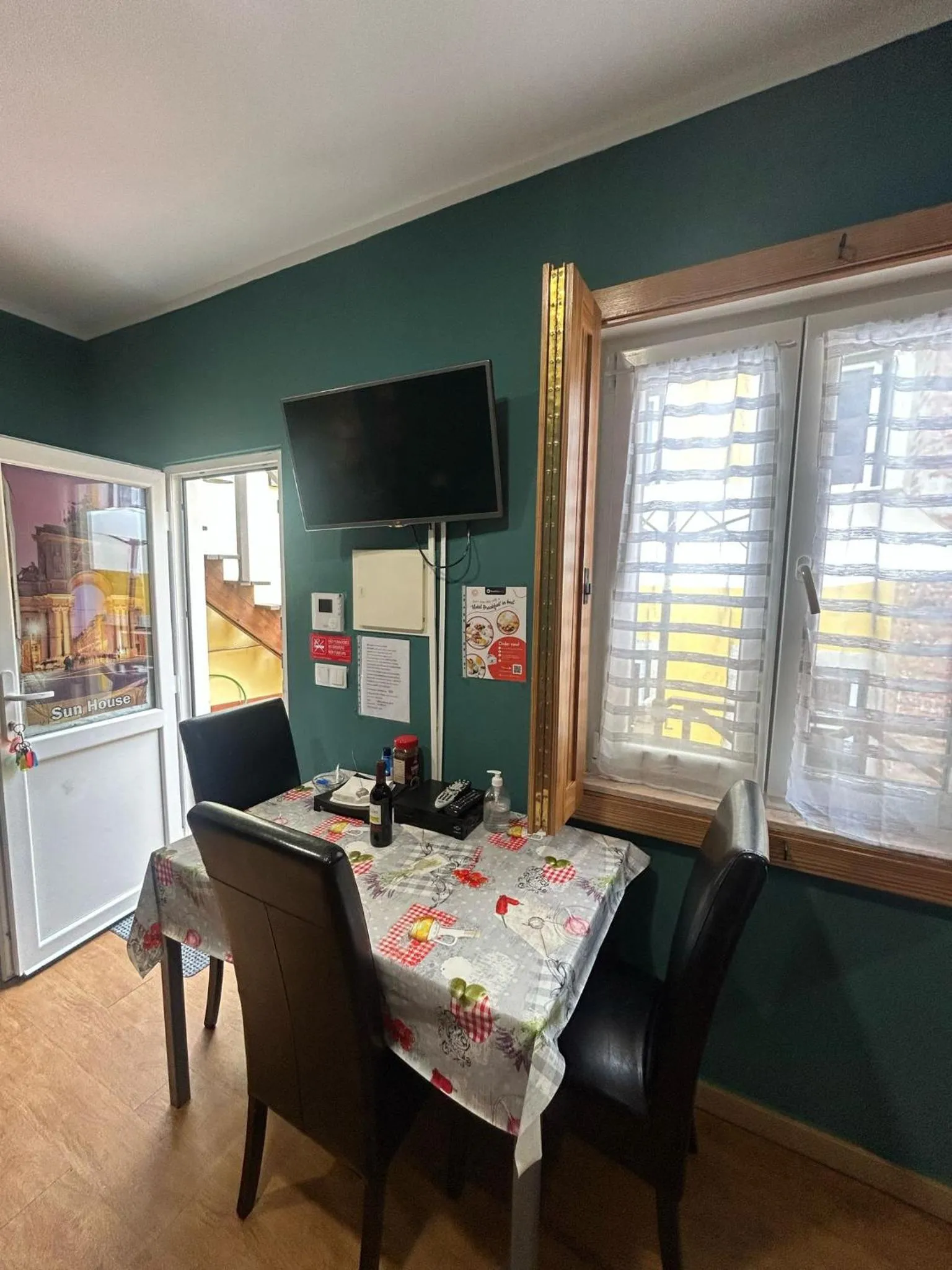 TV and multimedia in Sao Jorge Apartments & Suites