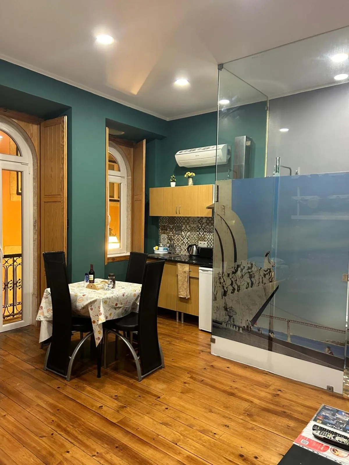 Kitchen or kitchenette in Sao Jorge Apartments & Suites