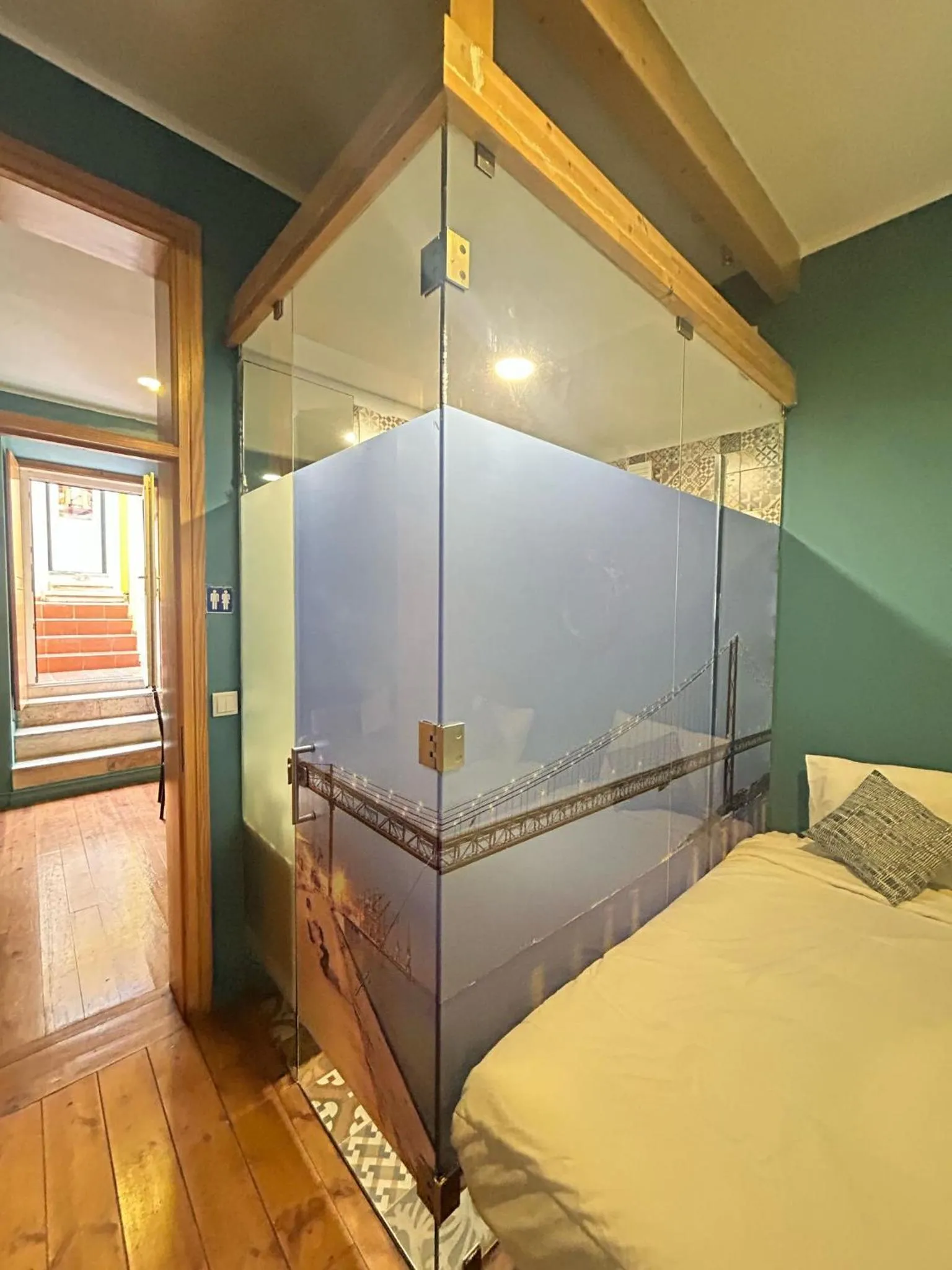 Toilet, Bed in Sao Jorge Apartments & Suites