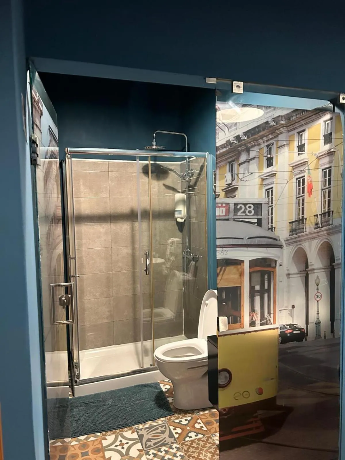 Shower in Sao Jorge Apartments & Suites