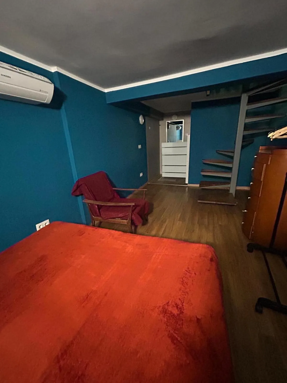 Bathroom, Bed in Sao Jorge Apartments & Suites