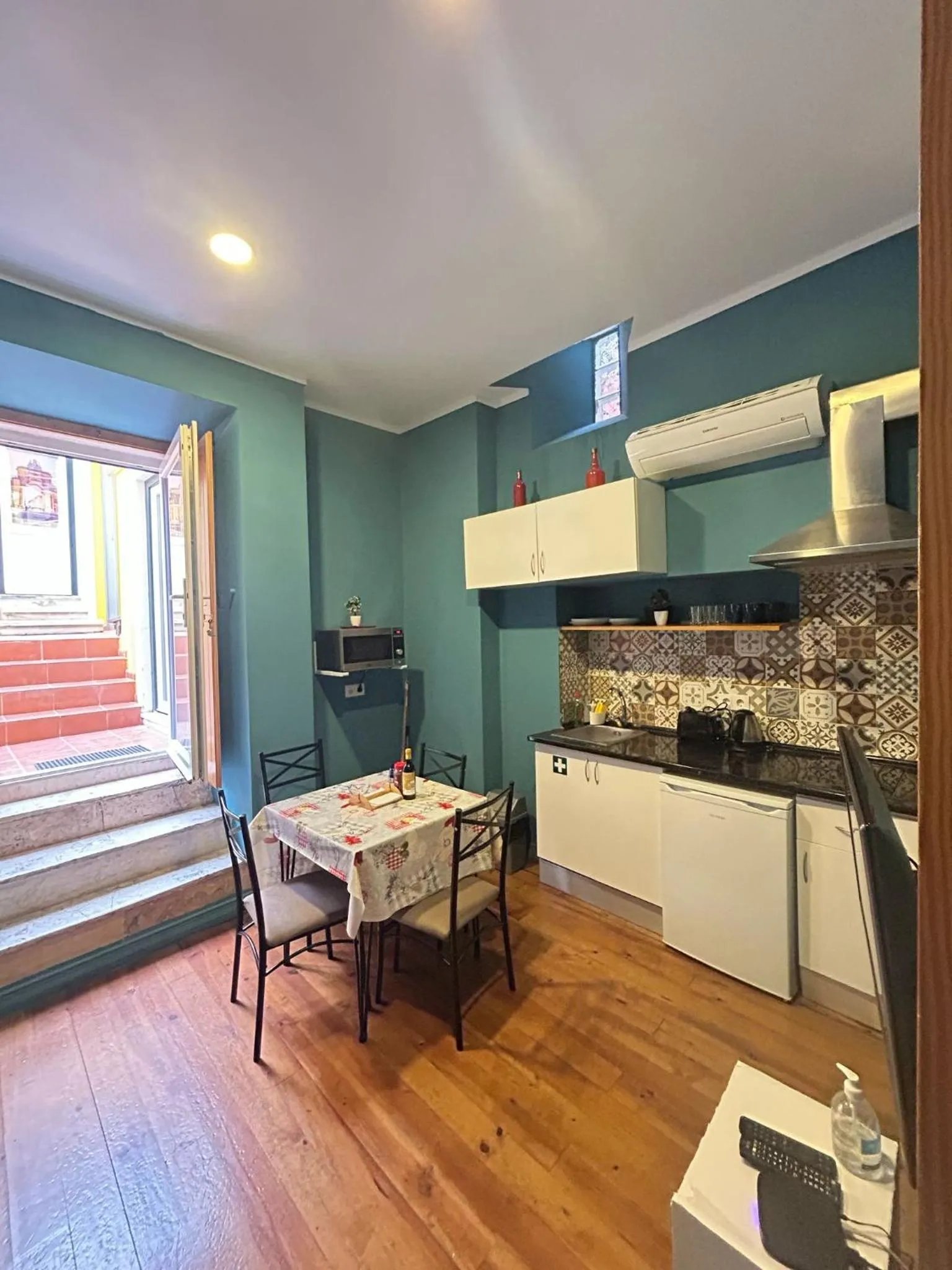 Kitchen or kitchenette in Sao Jorge Apartments & Suites