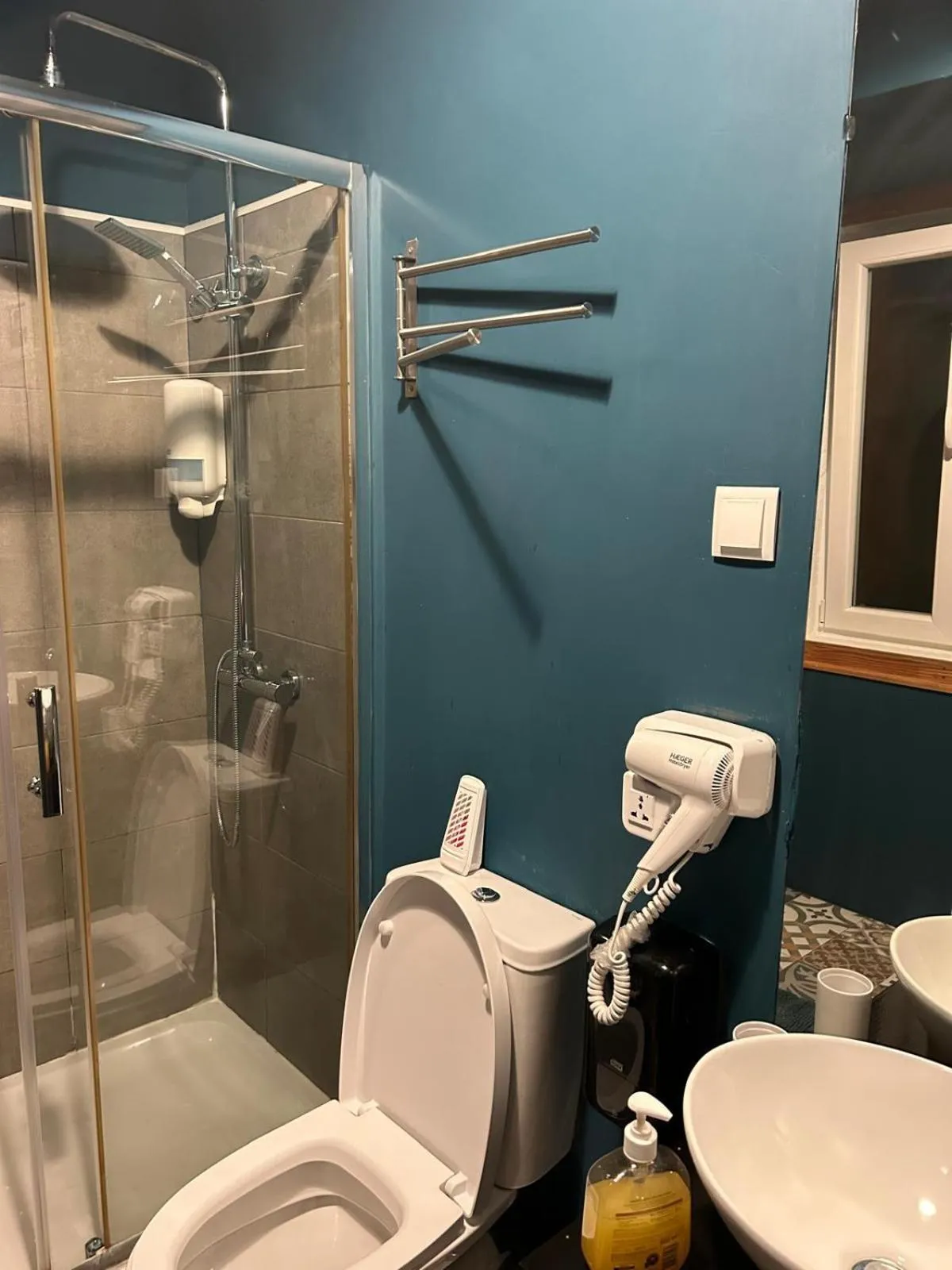 Shower in Sao Jorge Apartments & Suites