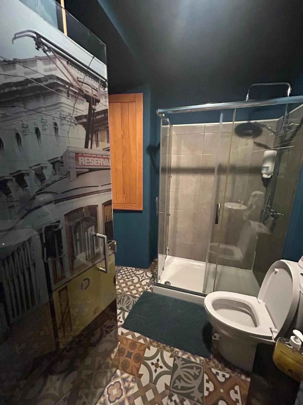 Shower in Sao Jorge Apartments & Suites