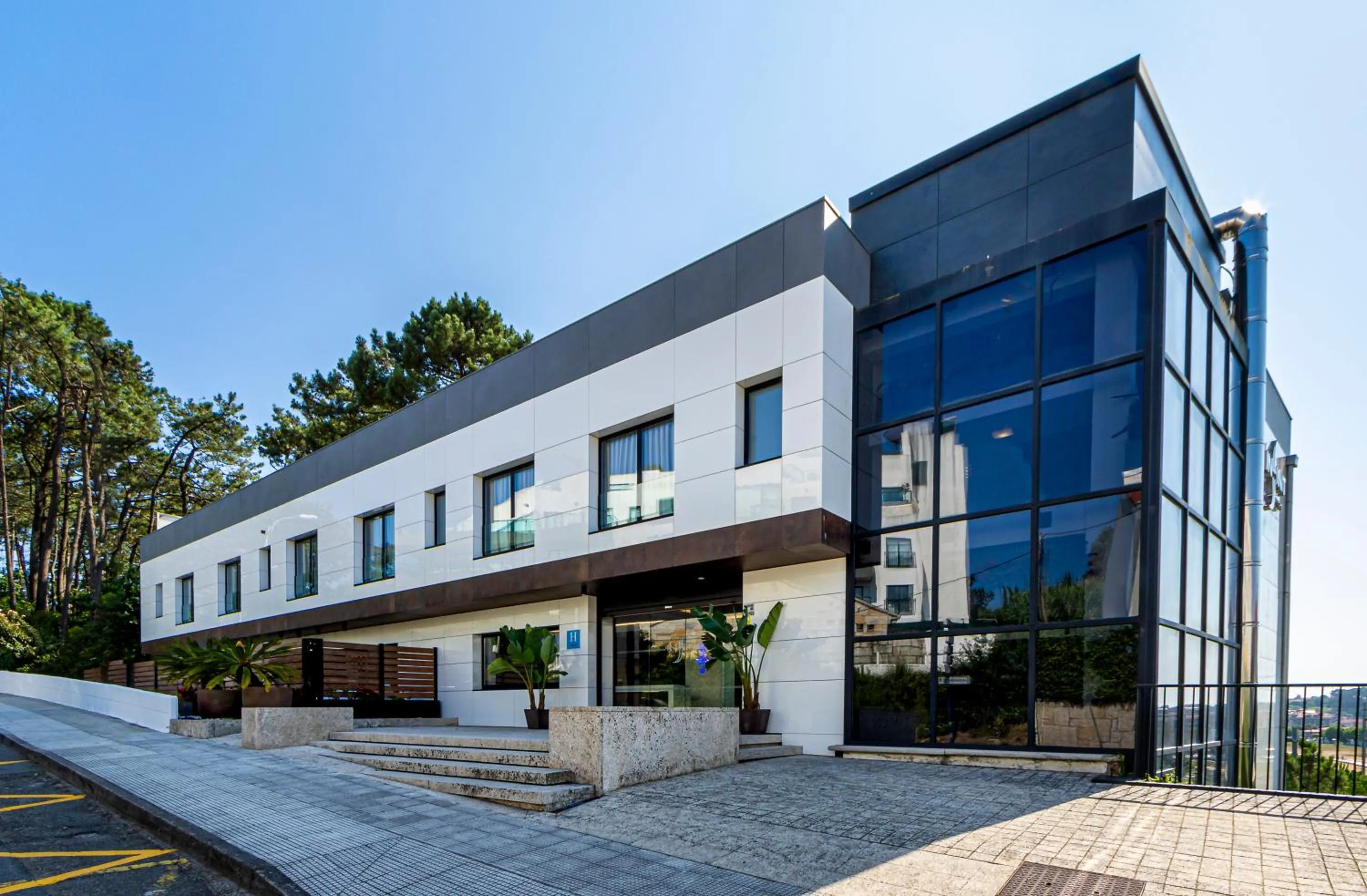 Property building in Hotel Inffinit Sanxenxo
