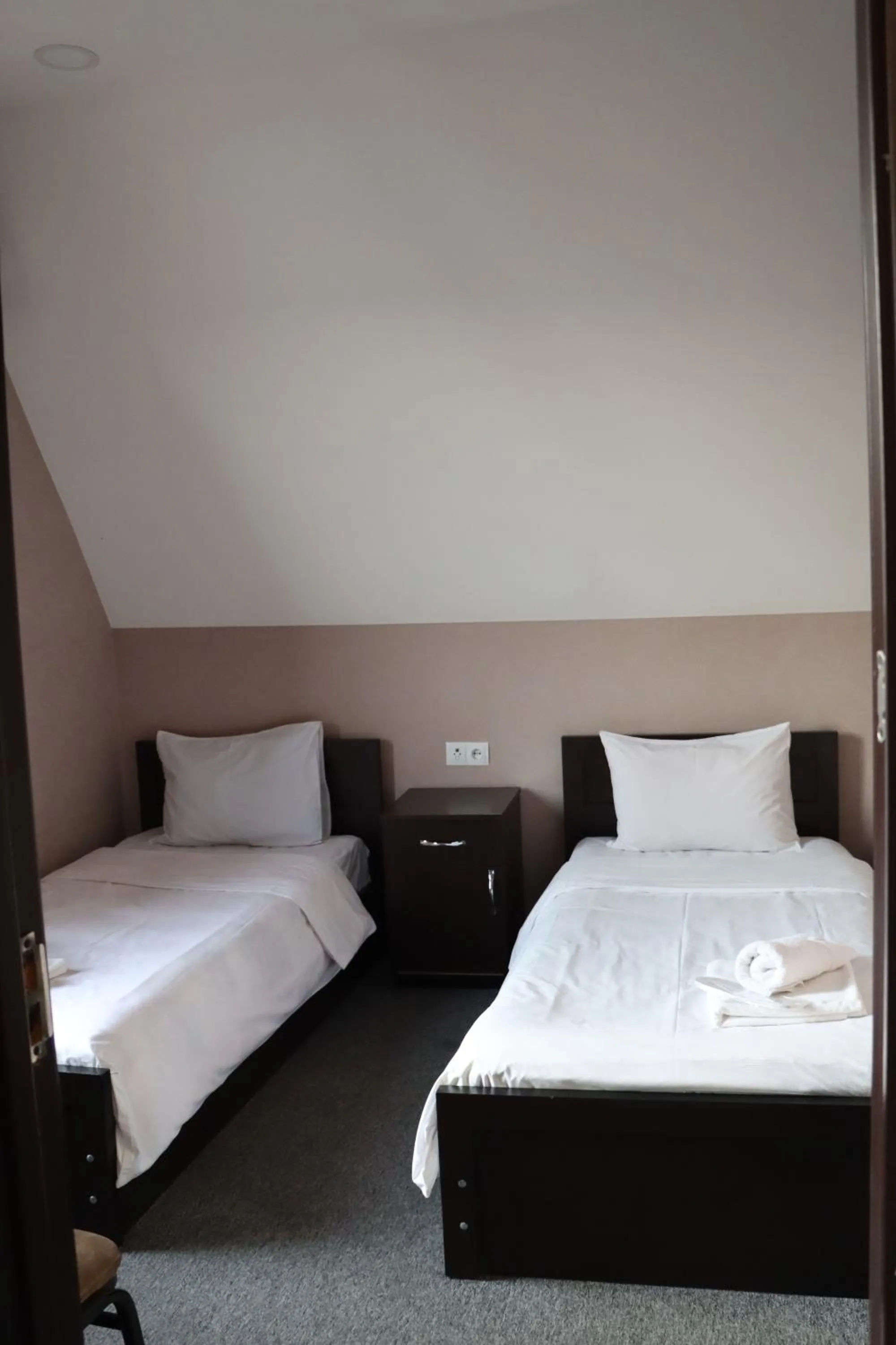 Bedroom, Bed in 7 Rooms