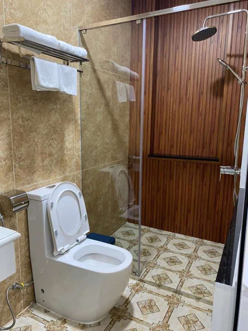 Toilet in Cozy 86 Homestay