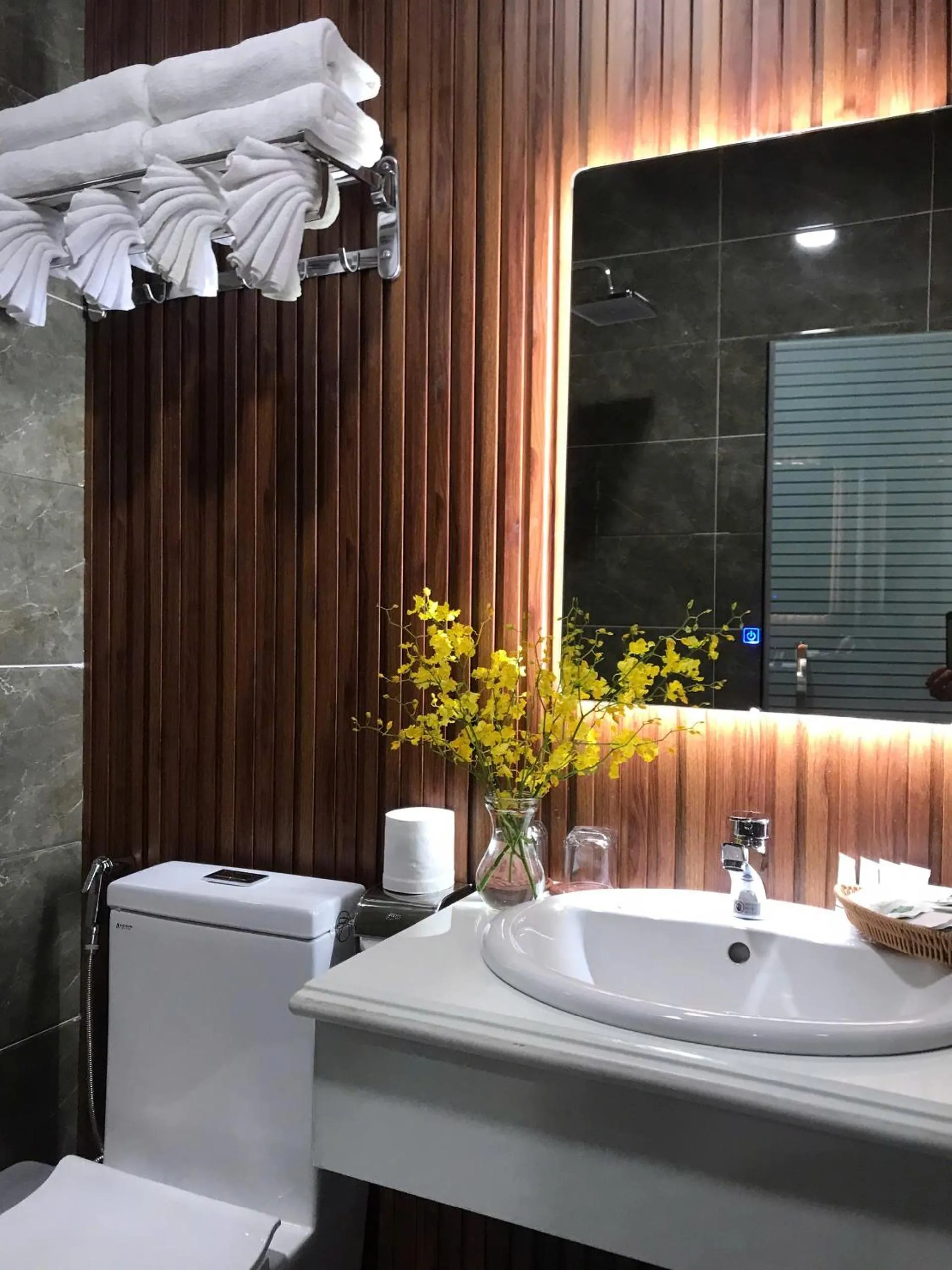 Toilet in Cozy 86 Homestay