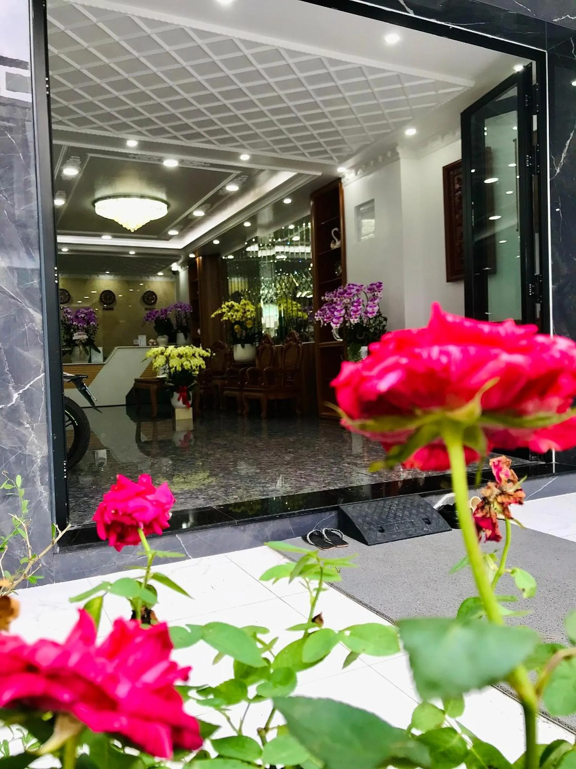 Property building in Cozy 86 Homestay