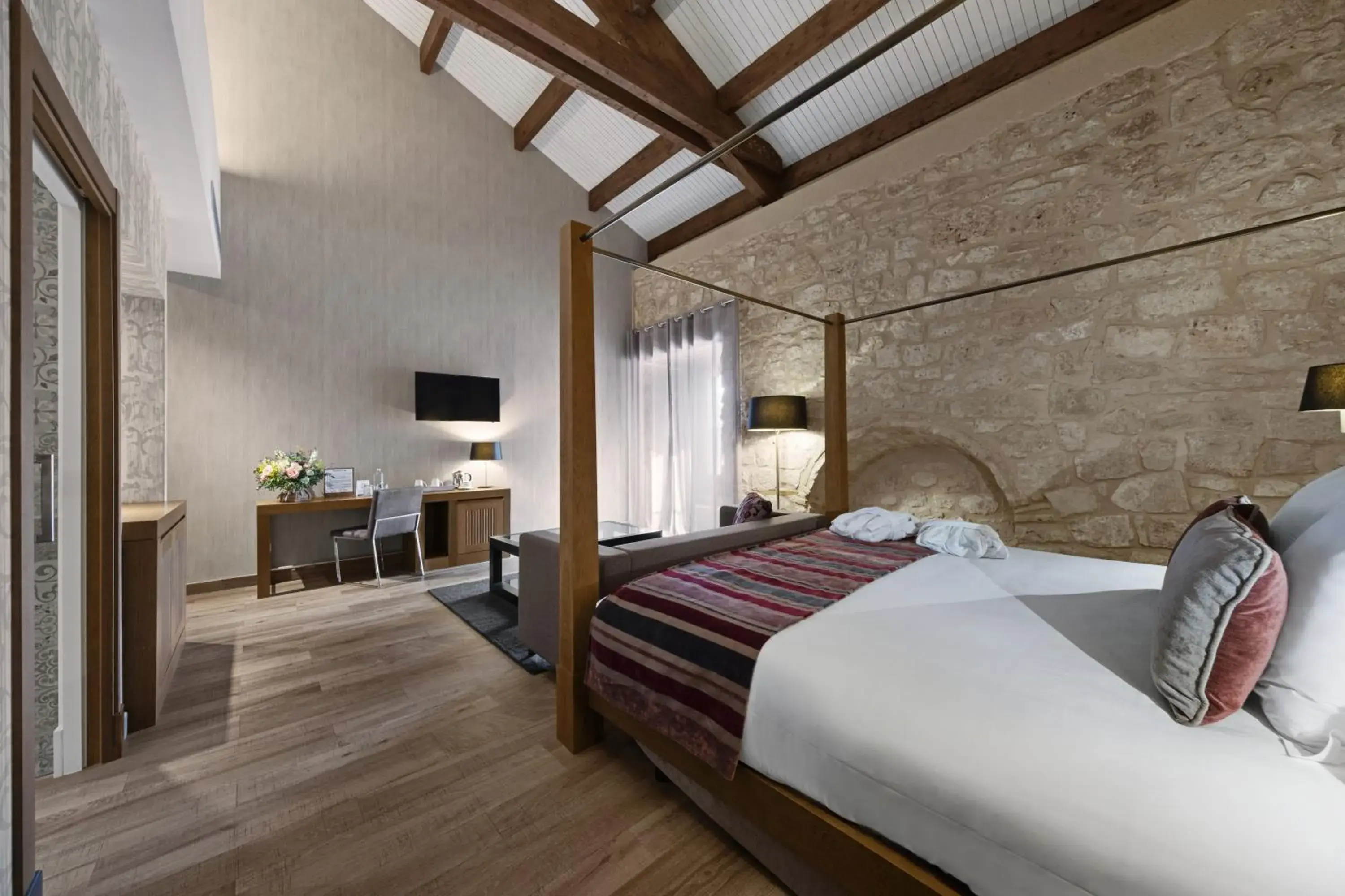 Photo of the whole room, Bed in Castilla Termal Monasterio de Valbuena - Small Luxury Hotels Photo of the whole room, Bed in Castilla Termal Monasterio de Valbuena - Small Luxury Hotels
