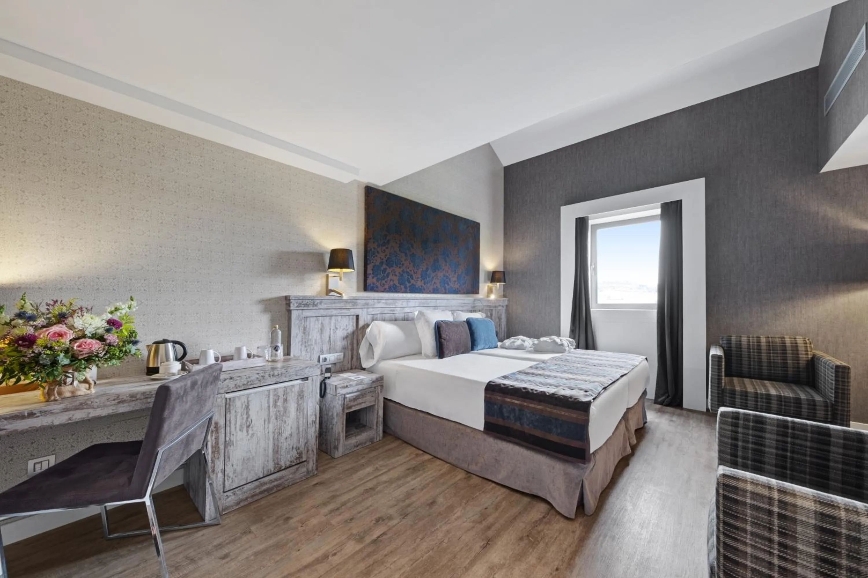 Photo of the whole room, Bed in Castilla Termal Monasterio de Valbuena - Small Luxury Hotels