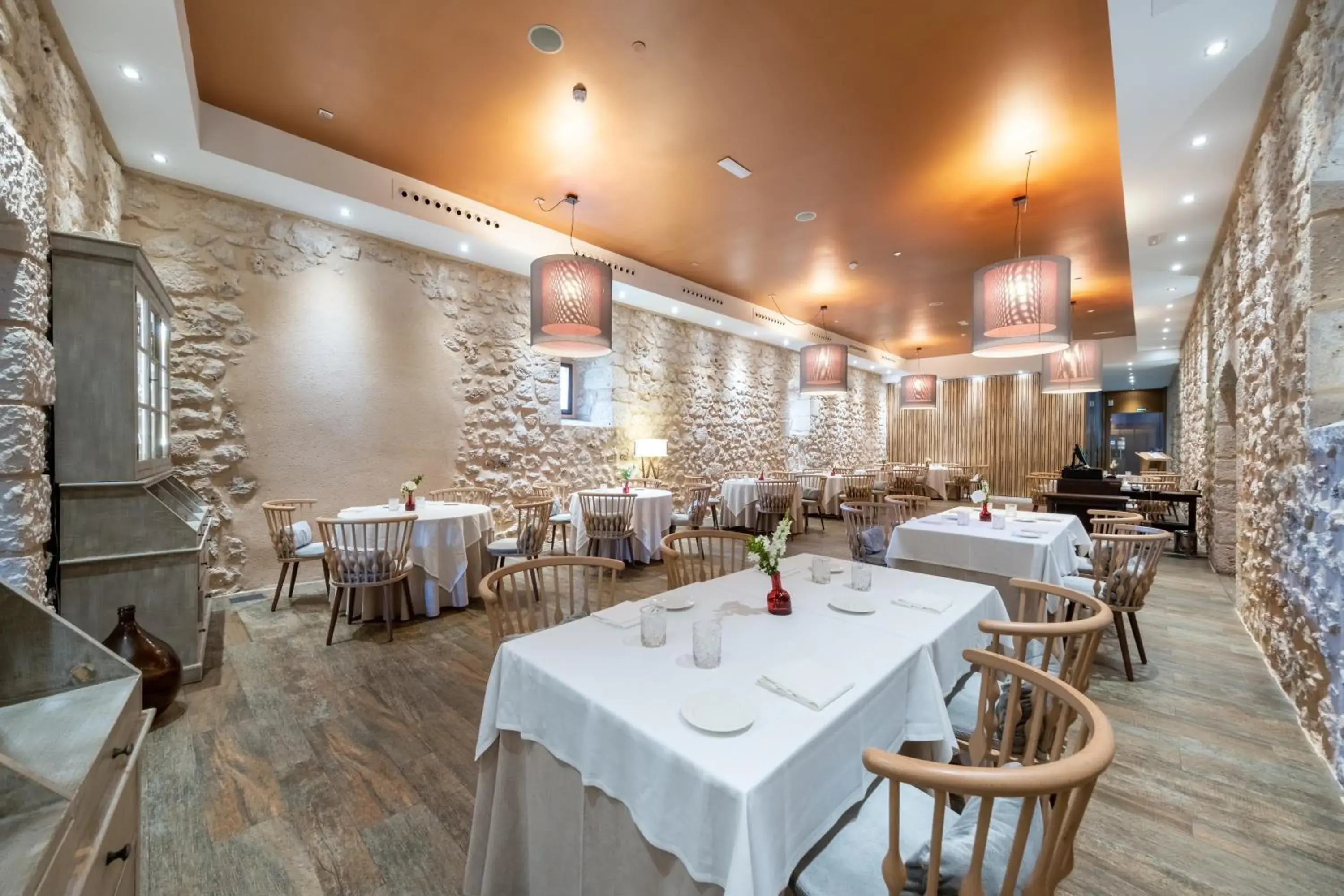 Restaurant/places to eat in Castilla Termal Monasterio de Valbuena - Small Luxury Hotels Restaurant/places to eat in Castilla Termal Monasterio de Valbuena - Small Luxury Hotels